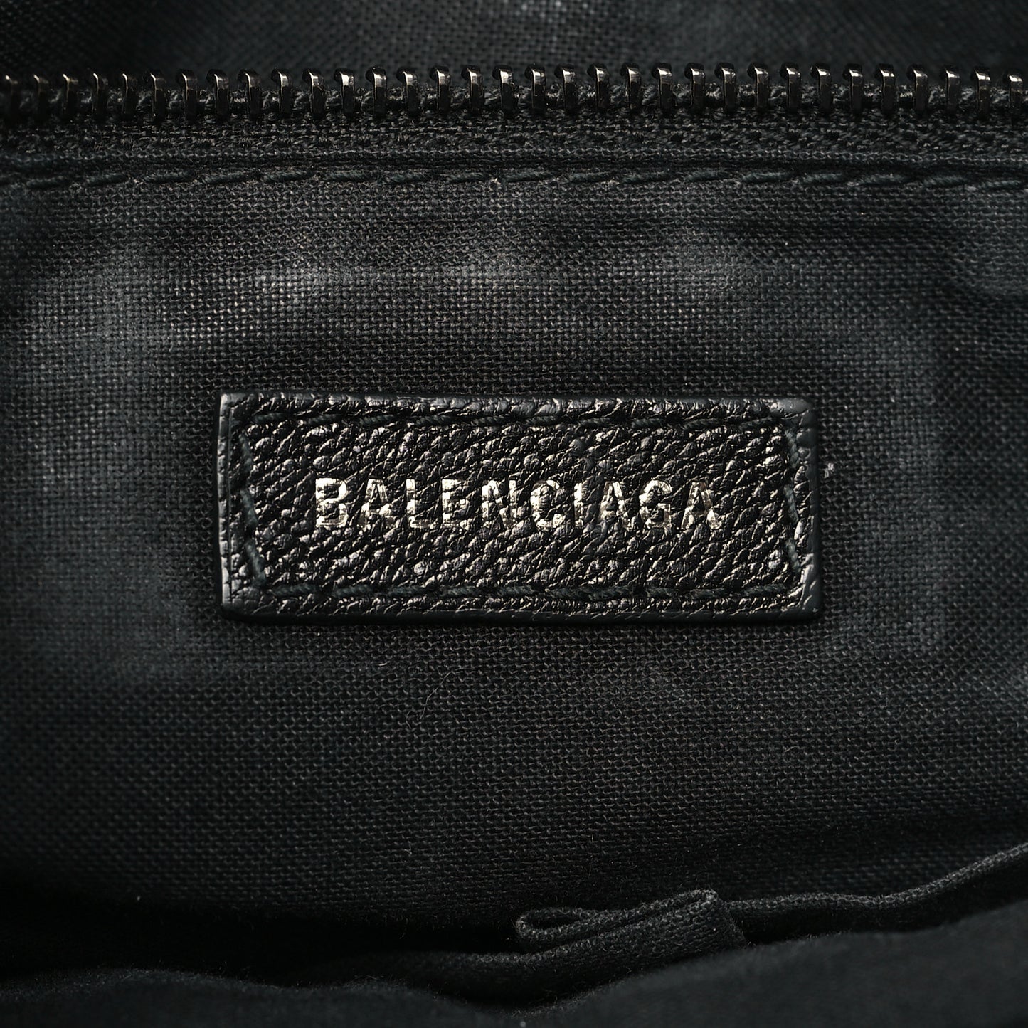 Chevre Black Metallic Edge Hardware S City Black