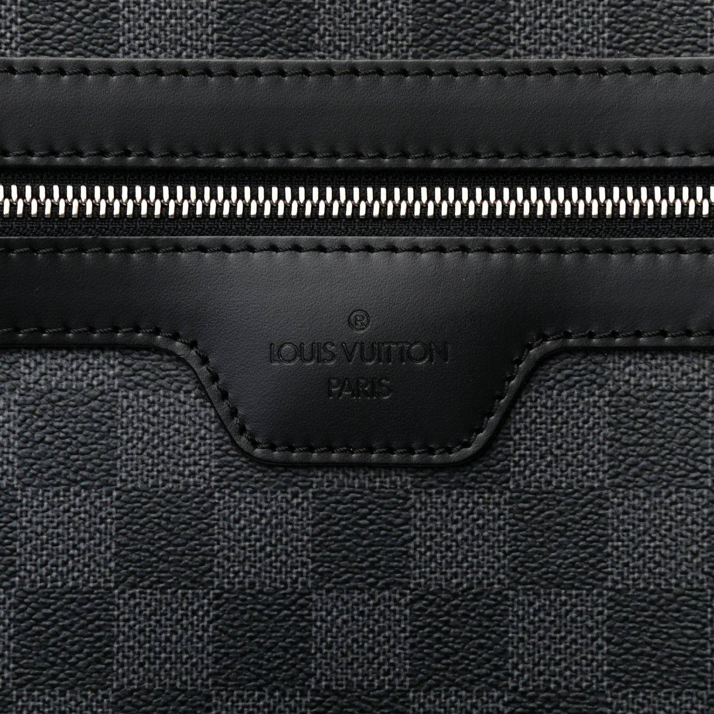 Damier Graphite Pegase 55