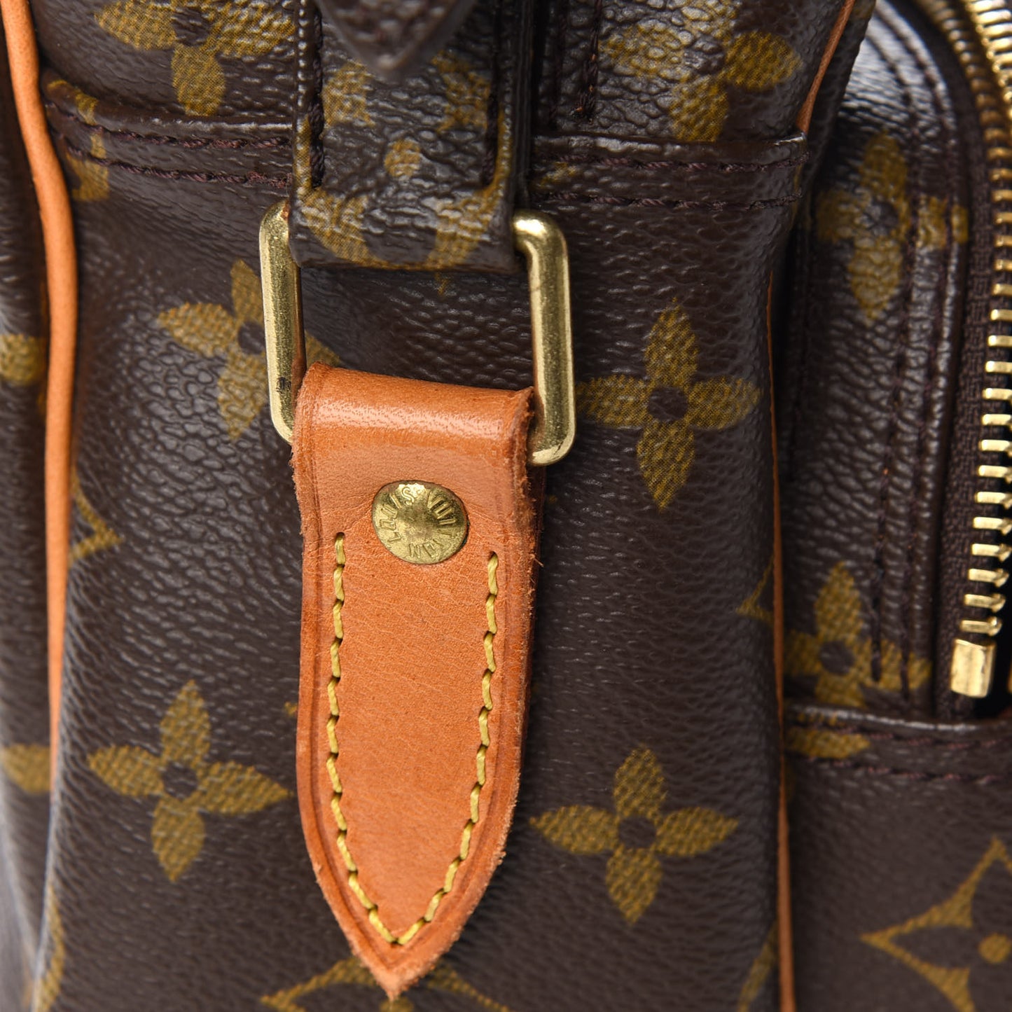Monogram Nil 28