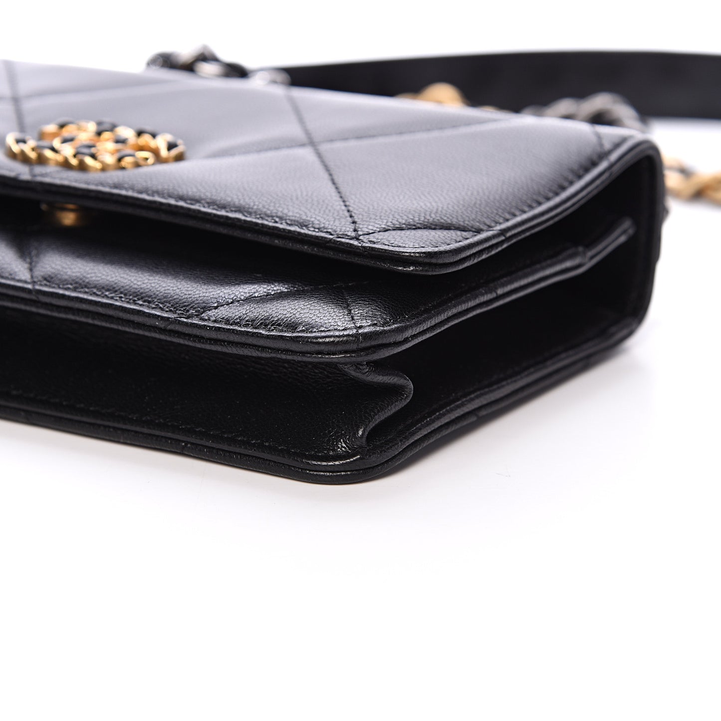 Quilted 19 Wallet On Chain WOC Black