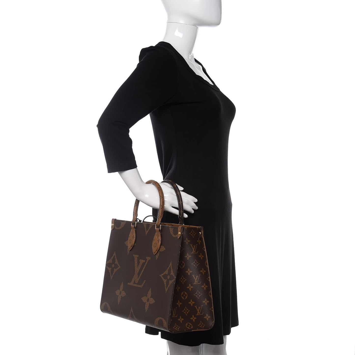 Reverse Monogram Giant Onthego MM