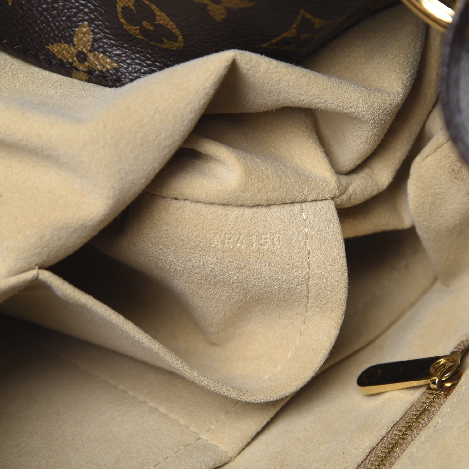 Louis Vuitton Monogram Artsy MM 6 of 12