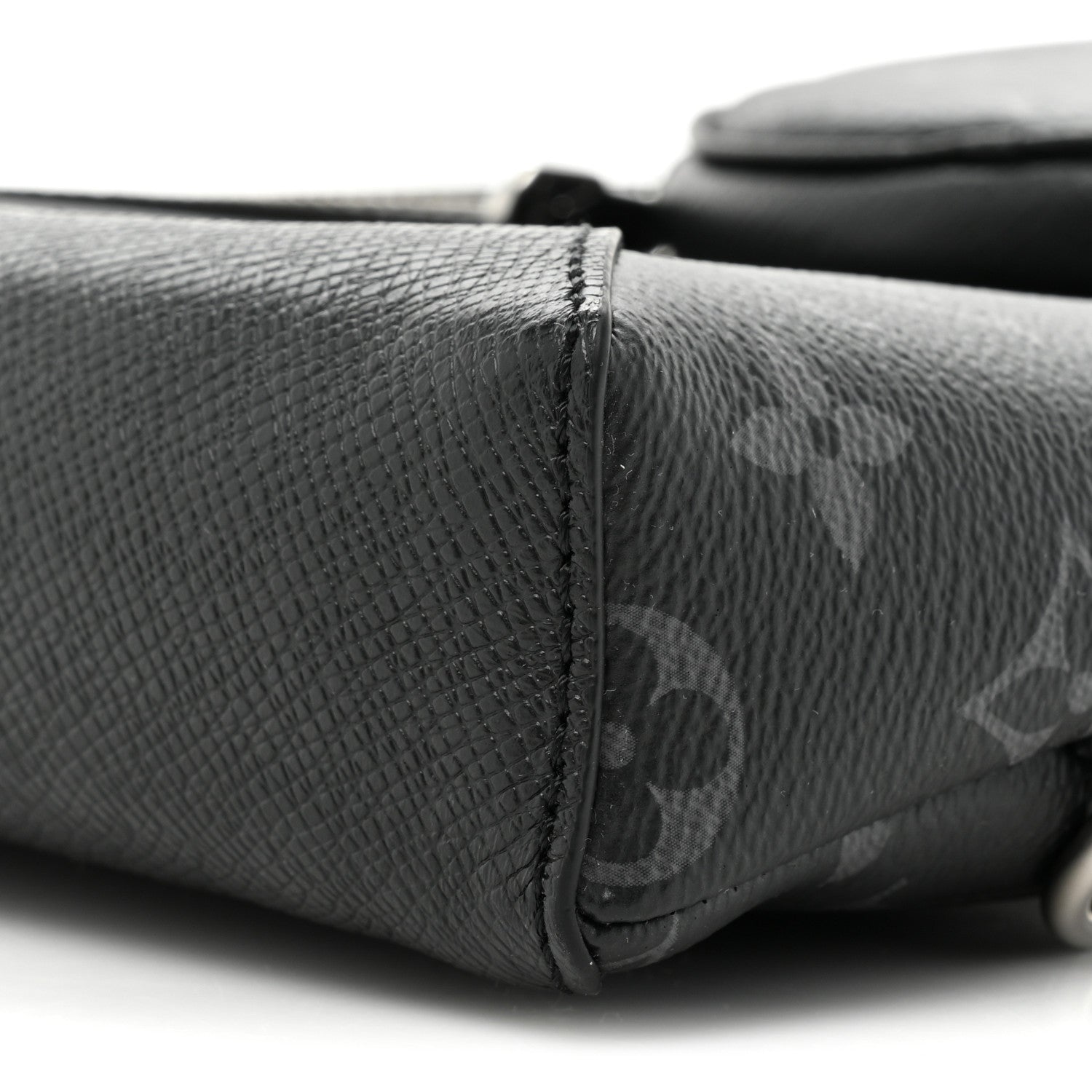 Louis Vuitton Taigarama Duo Slingbag Black 9 of 10