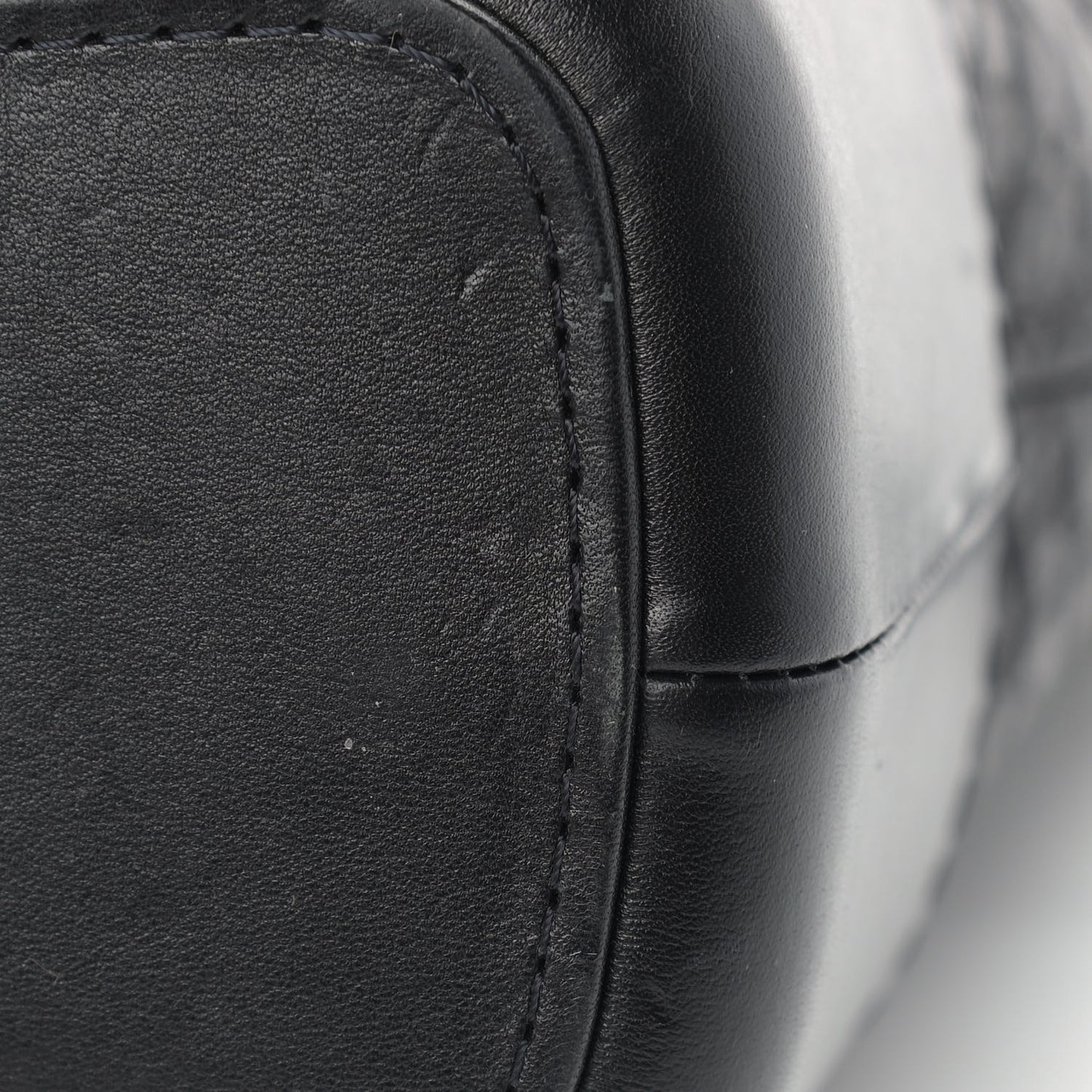 Alligator Medium Gabrielle Hobo Black