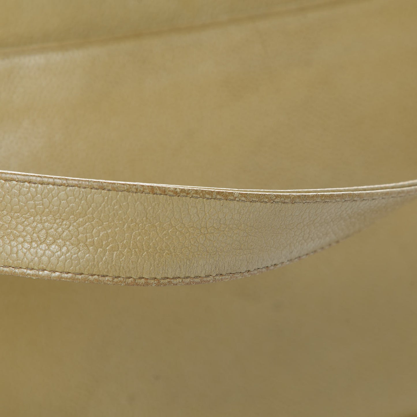 Caviar Shoulder Bag Beige