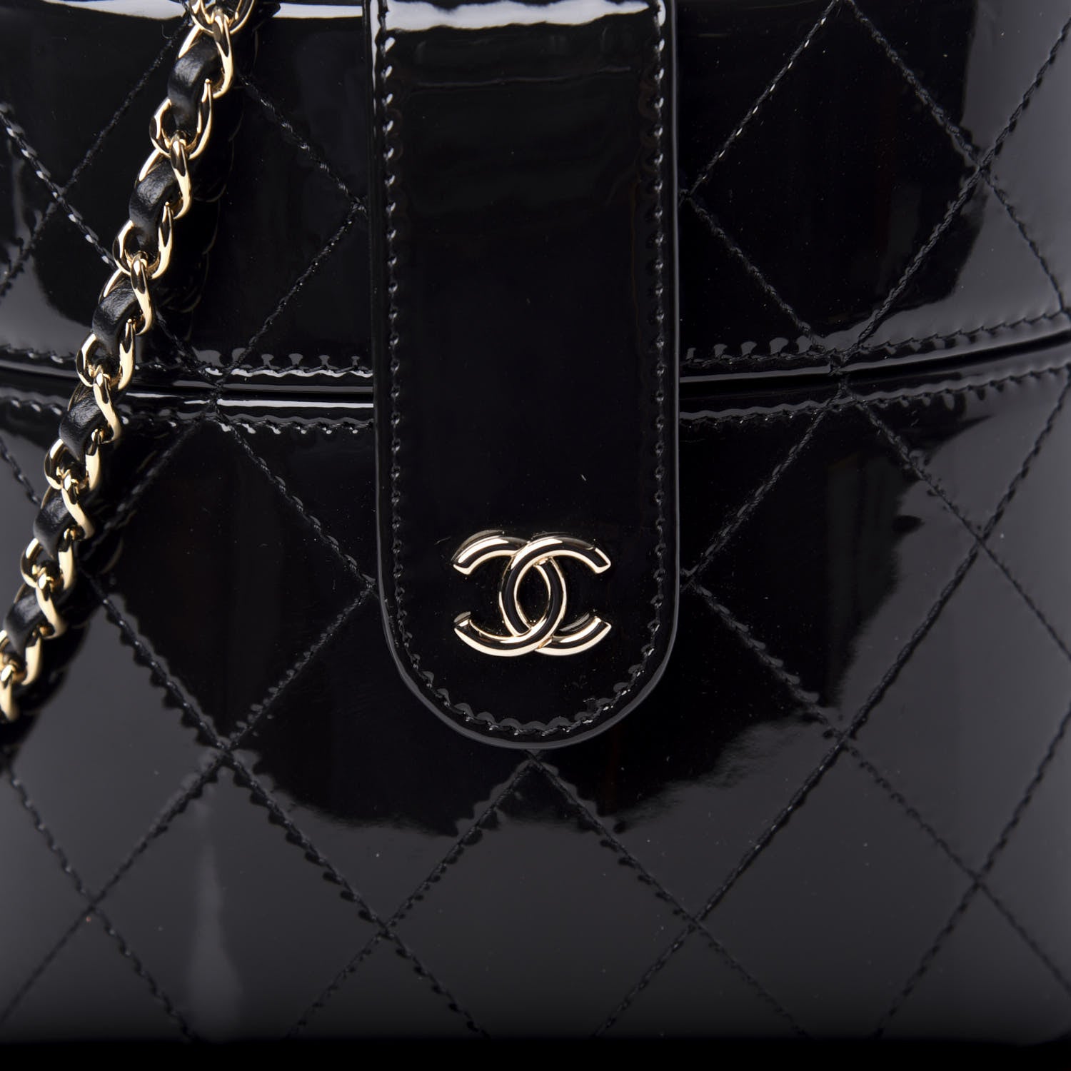 Chanel Patent Quilted Round Clutch With Chain Black 10 of 10