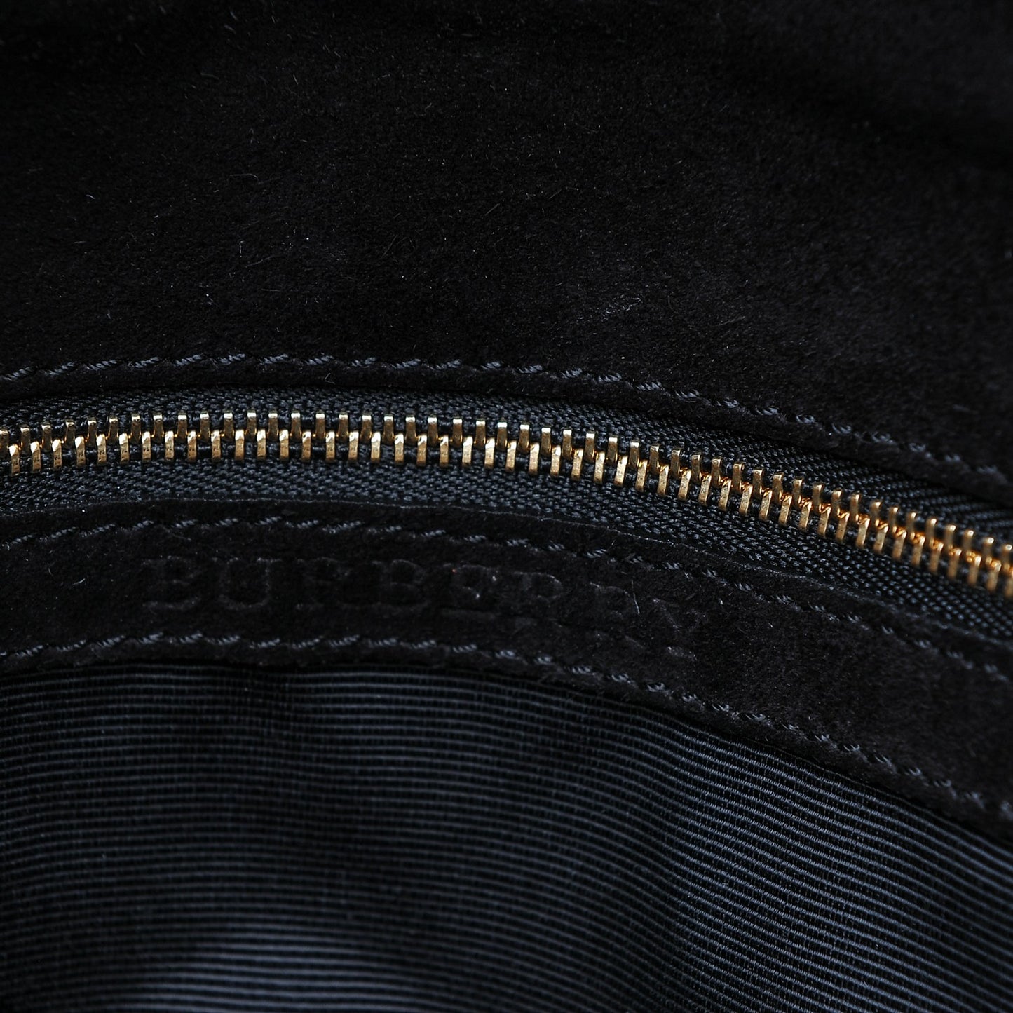 Signature Grain Large Mildenhall Shoulder Bag Black