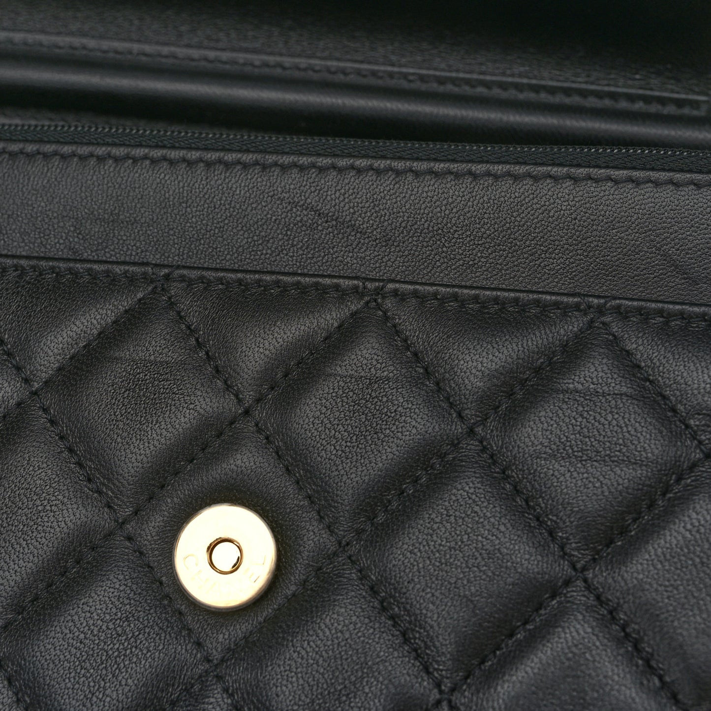 Lambskin Quilted Wallet On Chain WOC Black