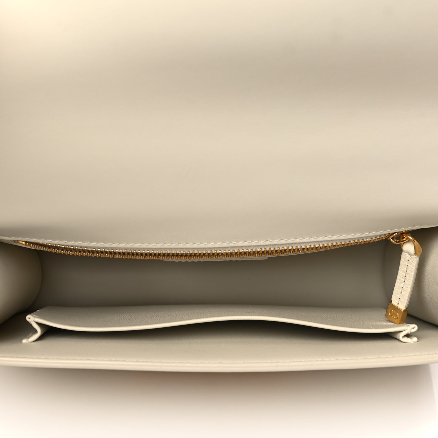 Box Calfskin 30 Montaigne Flap Bag Latte