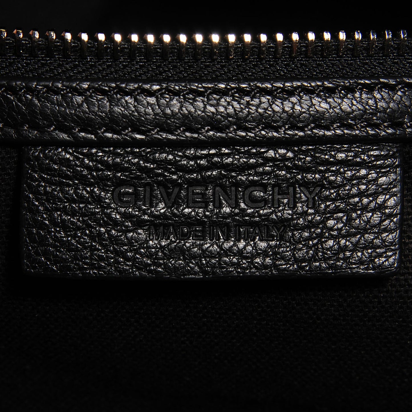 Sugar Goatskin Medium Antigona Black