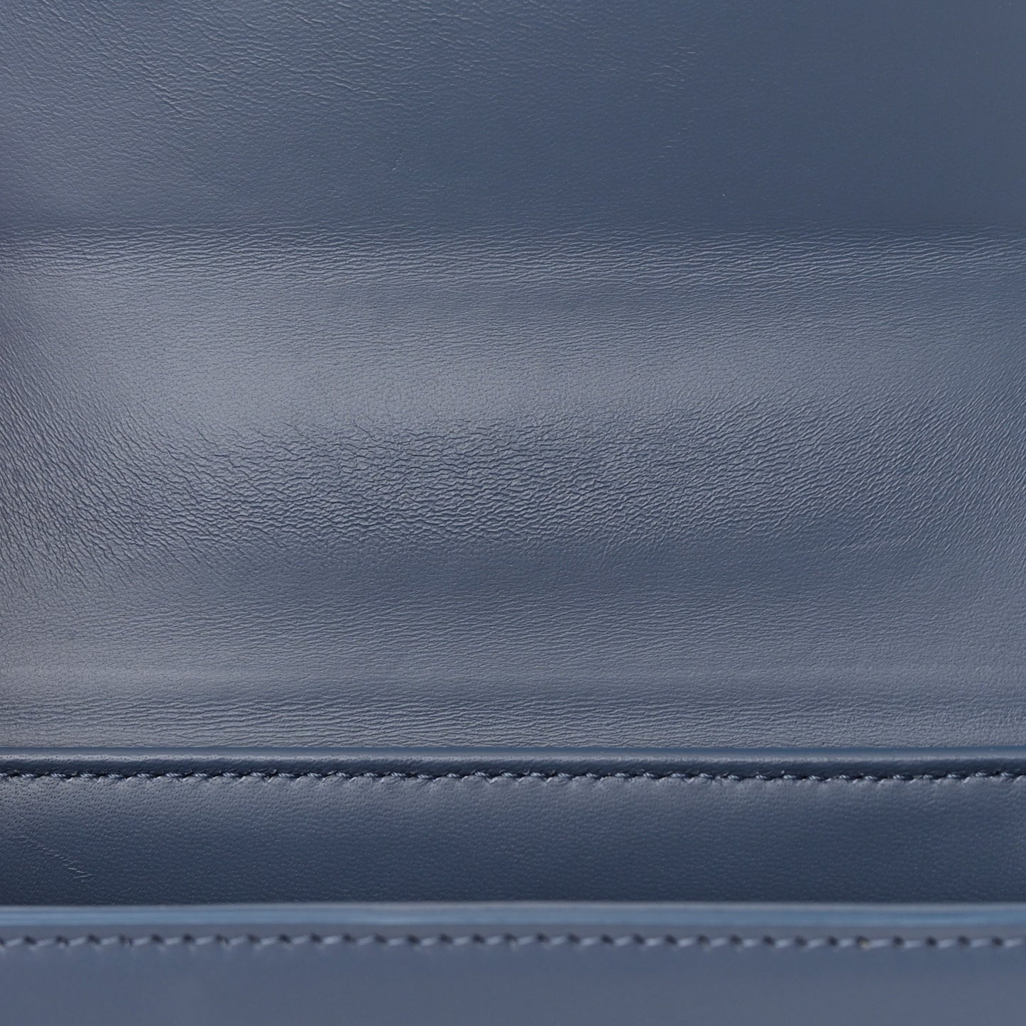 Box Calfskin 30 Montaigne Box Bag Blue