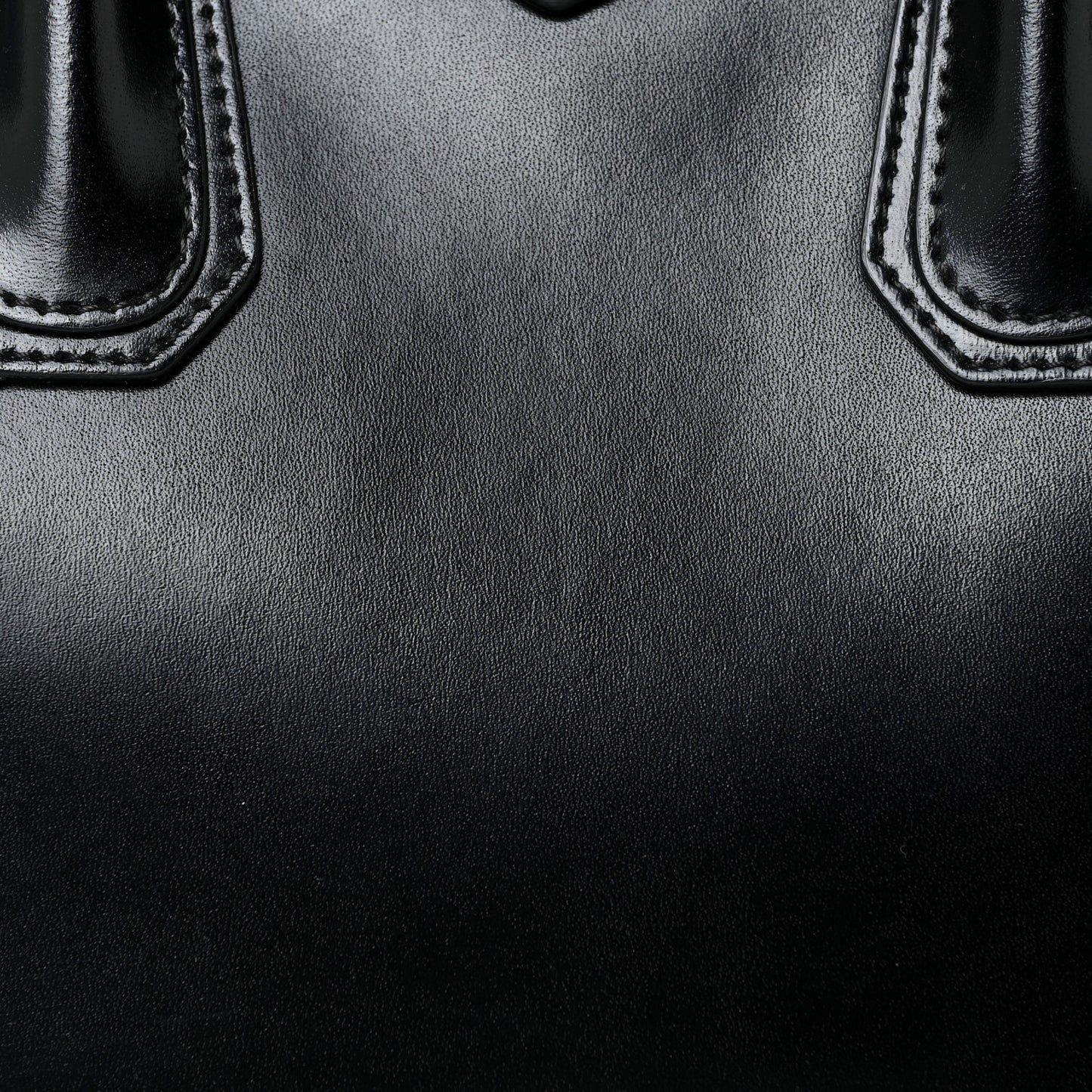 Shiny Lord Calfskin Small Antigona Black