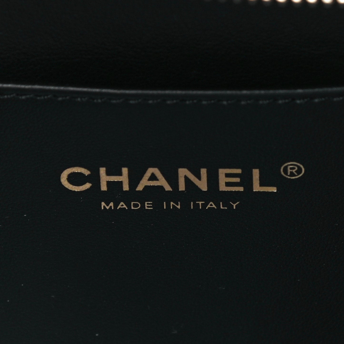 Caviar Quilted Small Pick Me Up Vanity Case Black