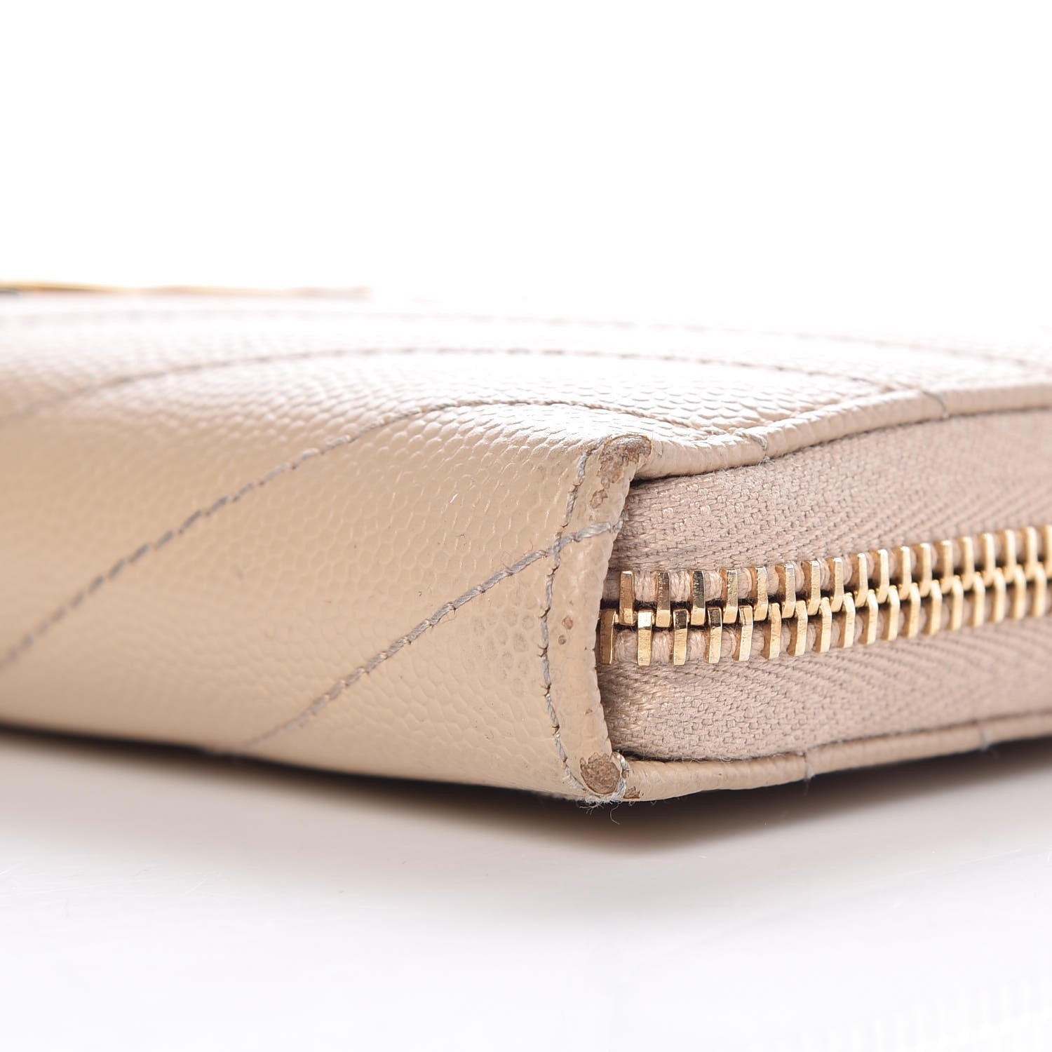 Saint Laurent Grain De Poudre Matelasse Chevron Monogram Zip Around Wallet Nude Powder 9 of 10