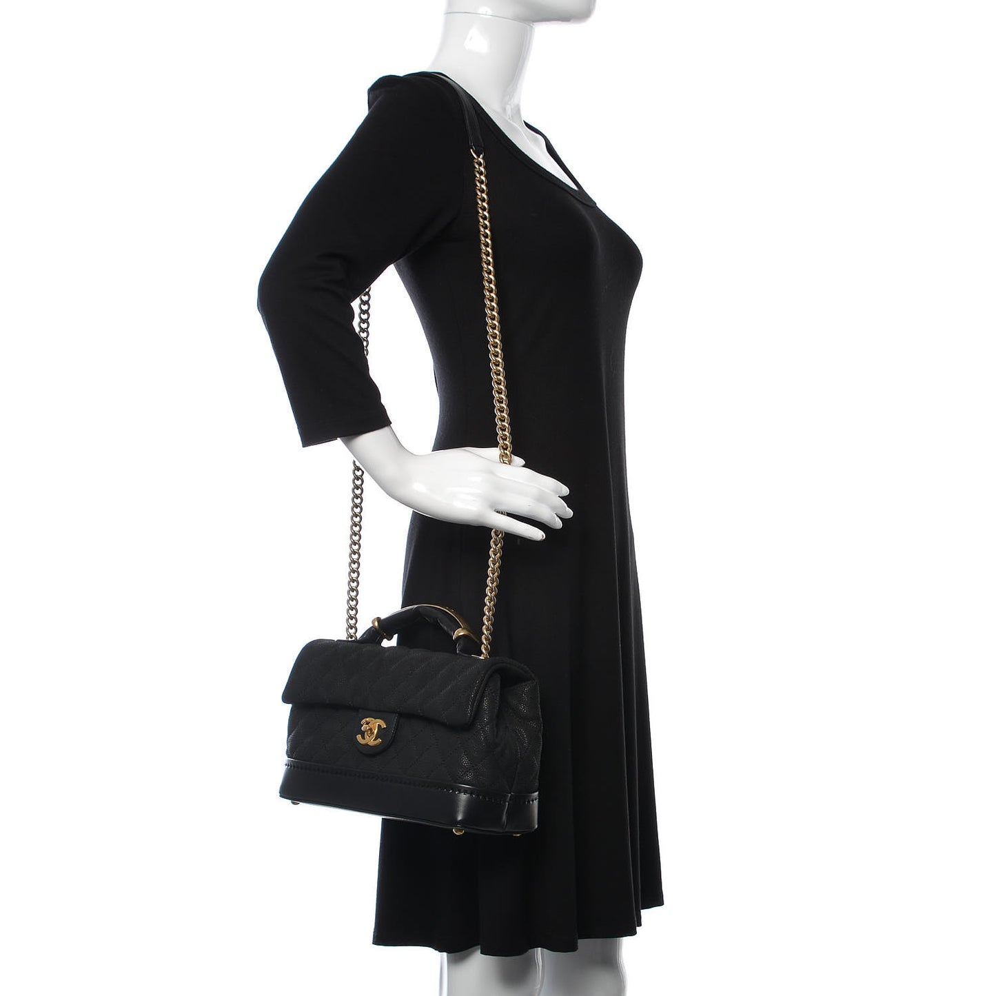 Iridescent Grained Calfskin Medium Globe Trotter Flap Black
