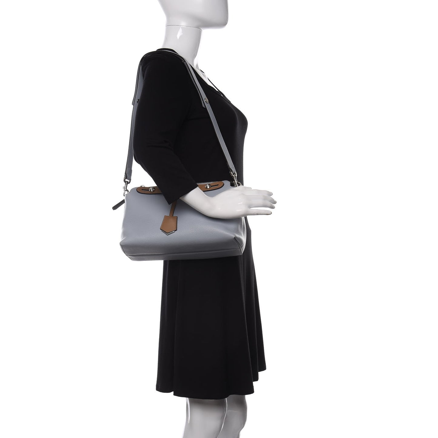 Vitello Dolce Chain Medium By The Way Boston Bag Azzurro Polvere Sand