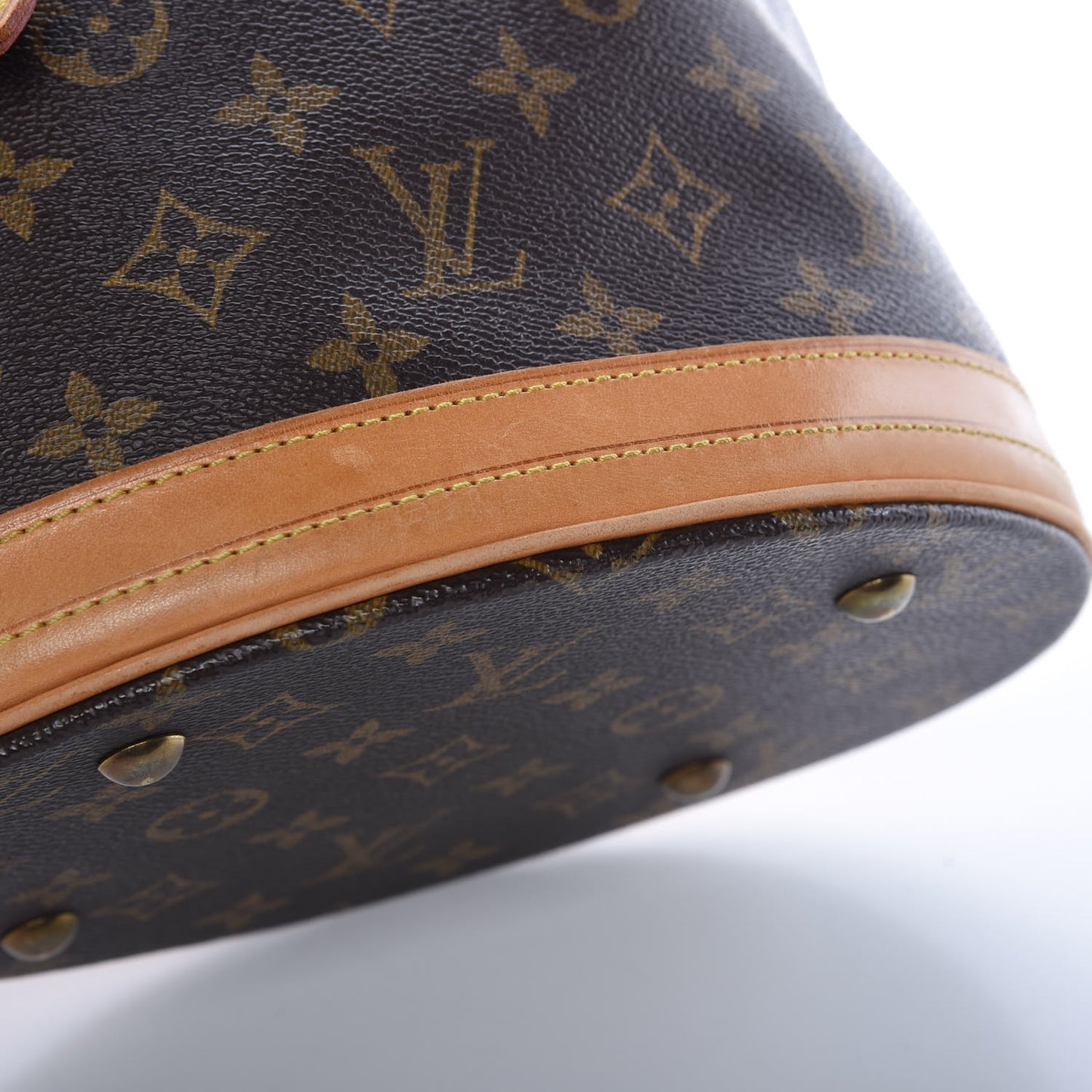 Monogram Petit Bucket 23