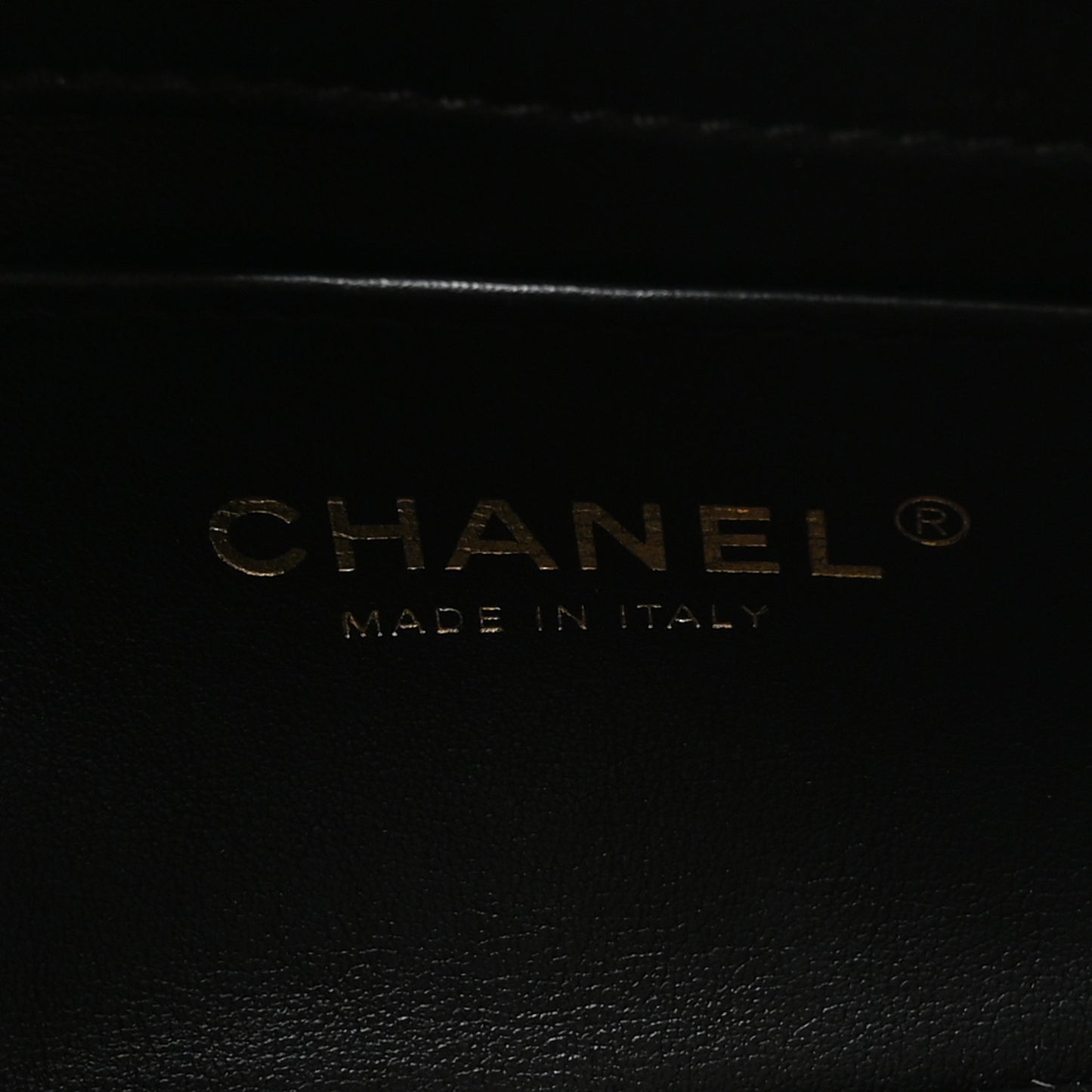 Shiny Lambskin Small Chain Is More Flap Black