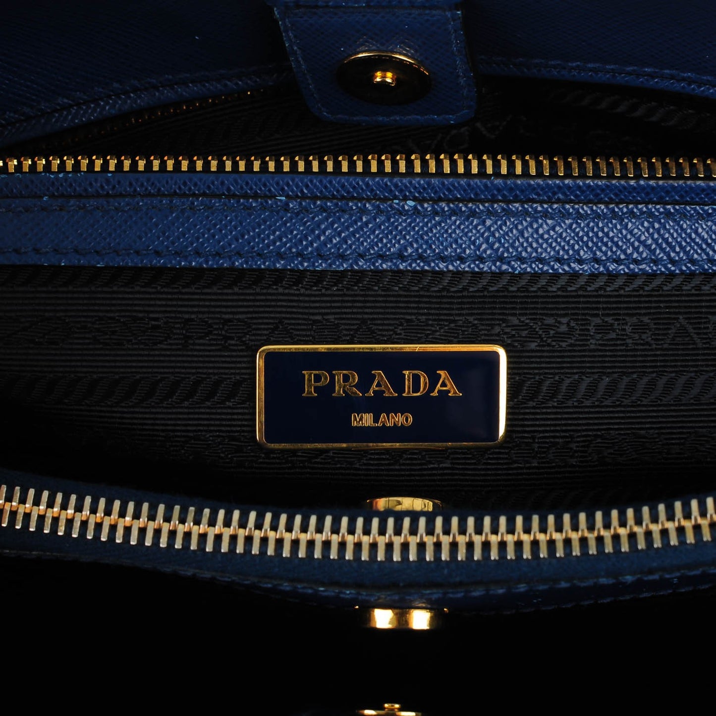 Saffiano Lux Bi-Color Medium Tote Bluette Black