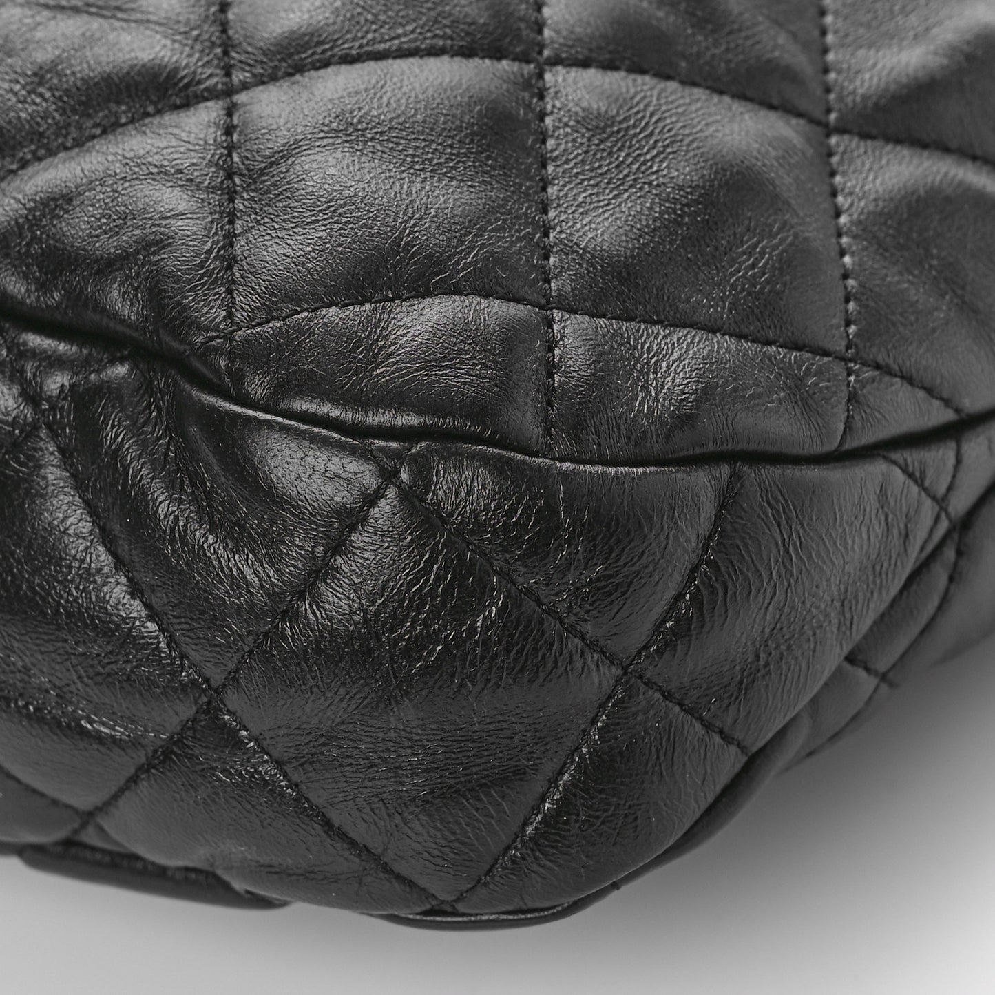 Lambskin Quilted Large CC Links Hobo Black
