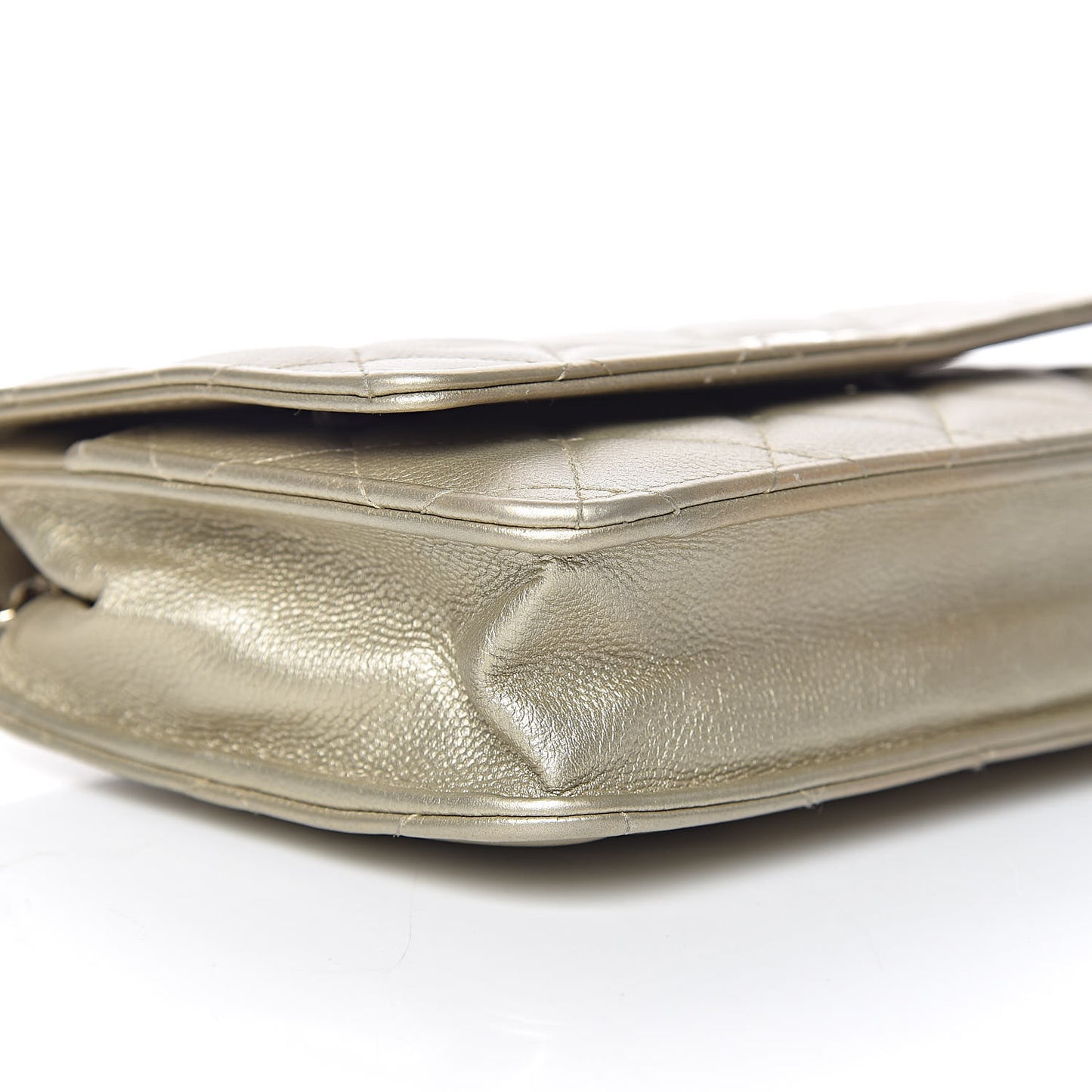 Pearly Caviar Quilted Wallet On Chain WOC Light Gold