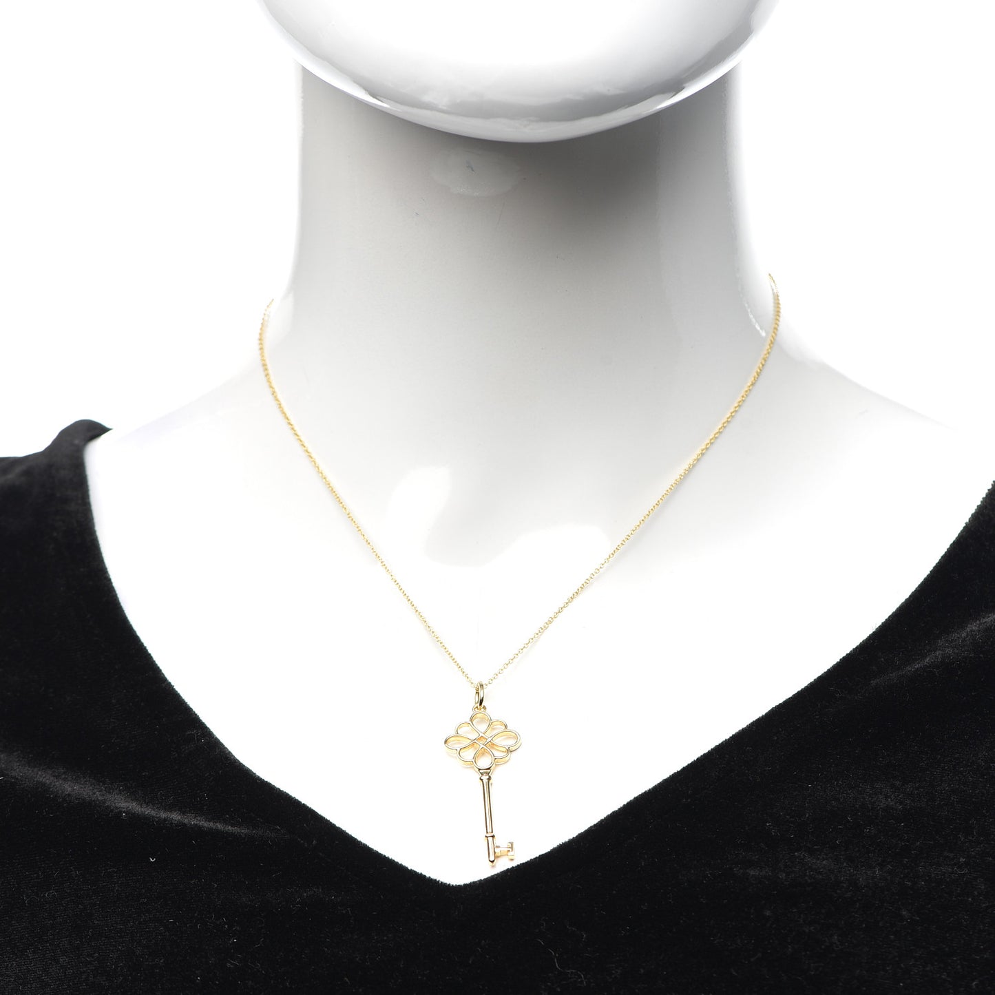 18K Yellow Gold Knot Key Pendant Necklace