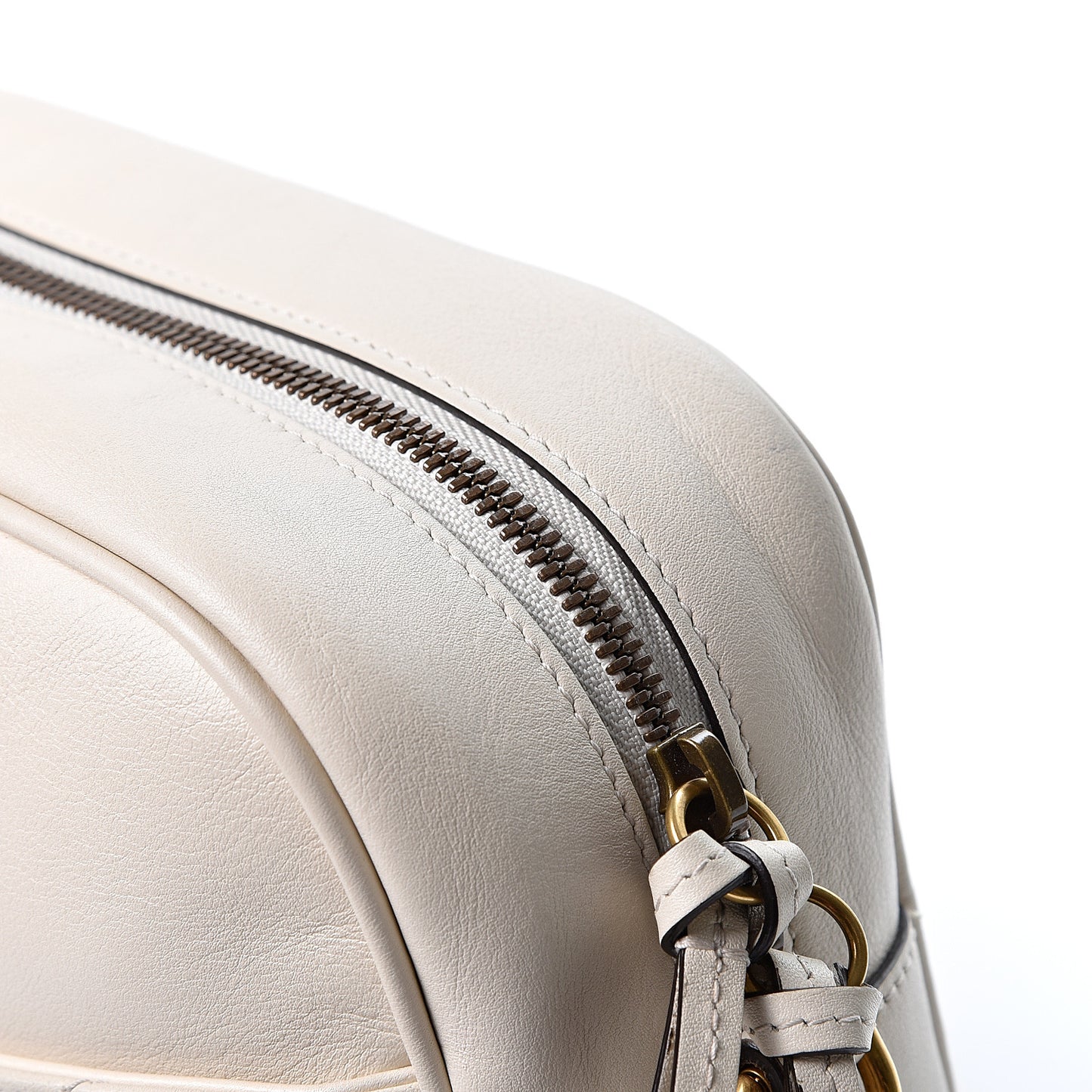 Calfskin Matelasse Medium GG Marmont Chain Shoulder Bag Mystic White