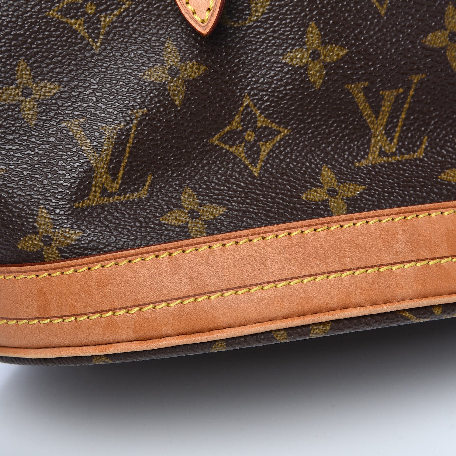Louis Vuitton Monogram Petit Bucket 23 11 of 18
