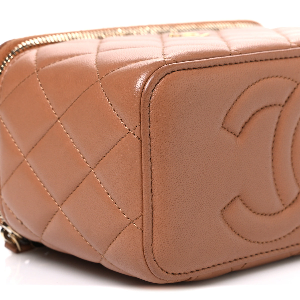 Lambskin Quilted Pearl Crush Small Vanity Case With Chain Brown