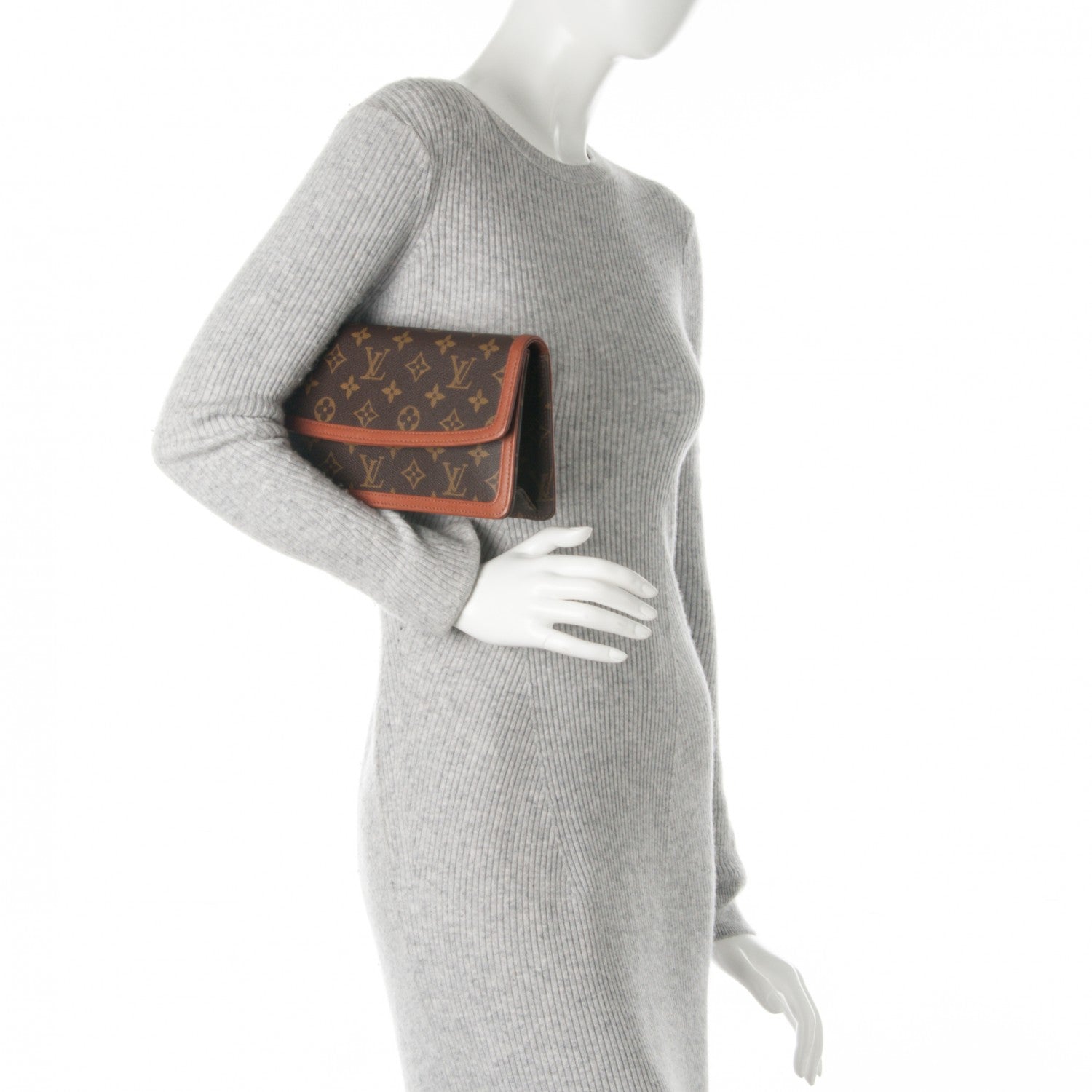 Louis Vuitton Monogram Pochette Dame 26 2 of 6