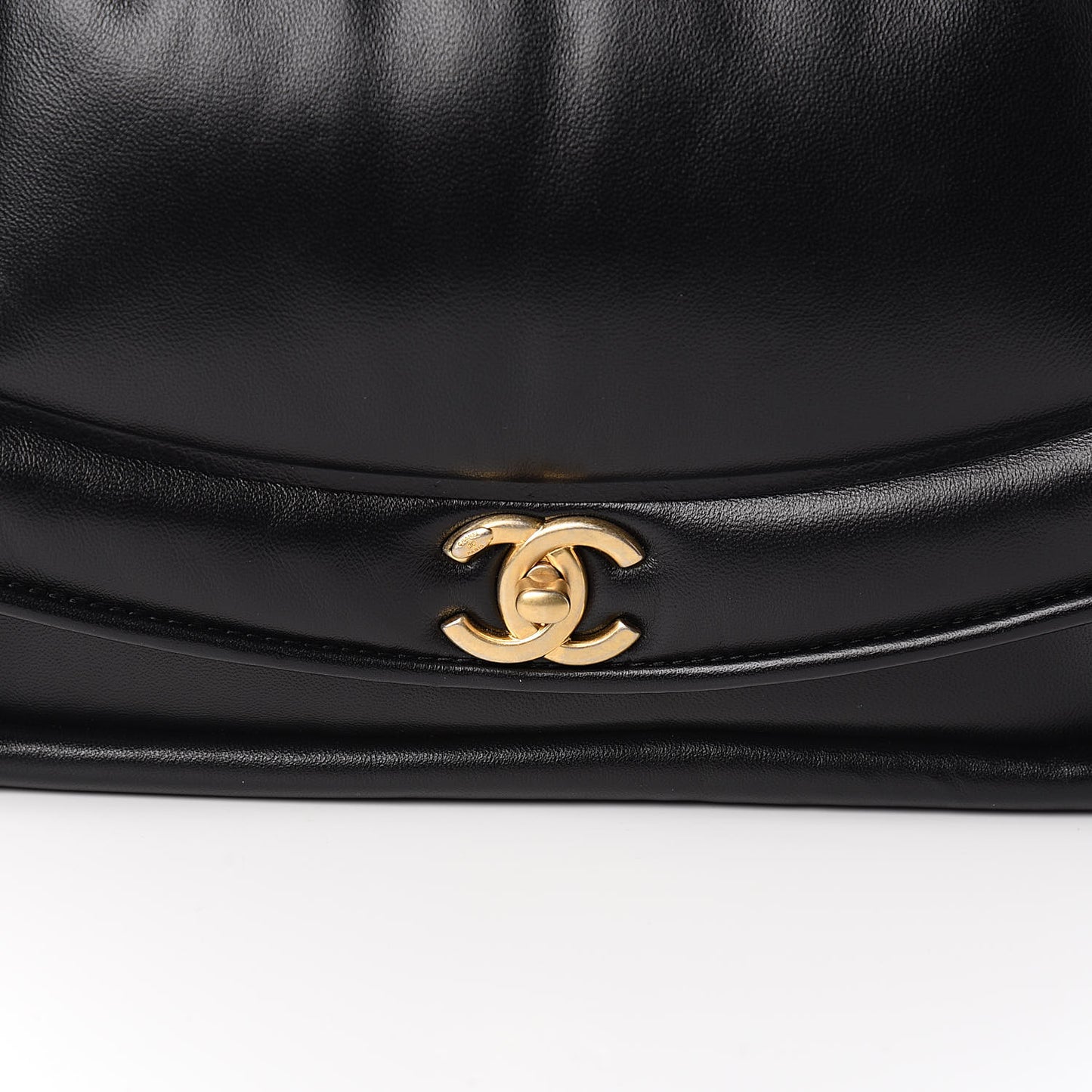 Lambskin Medium Simply Flap Black