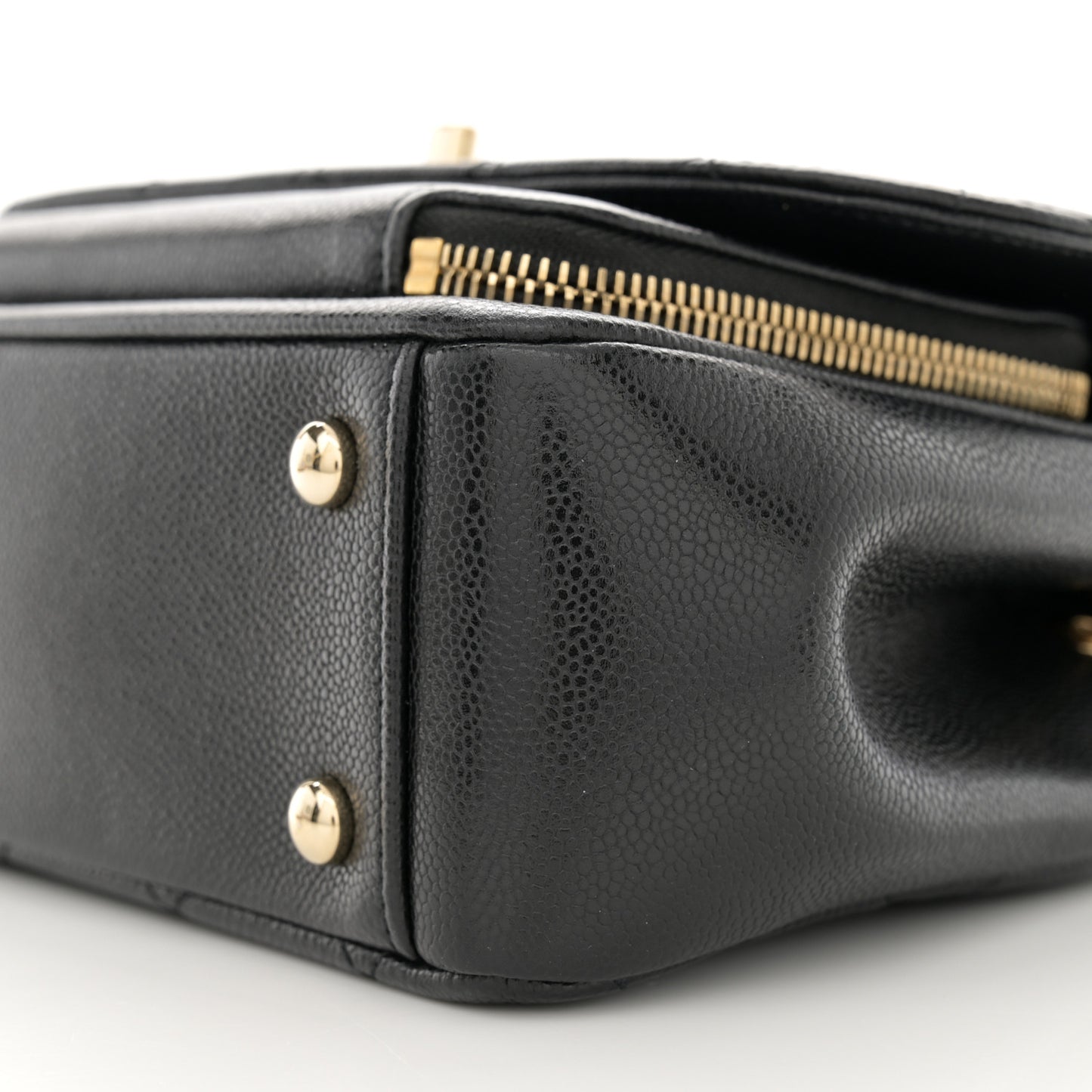 Caviar Quilted Medium Business Affinity Flap Black