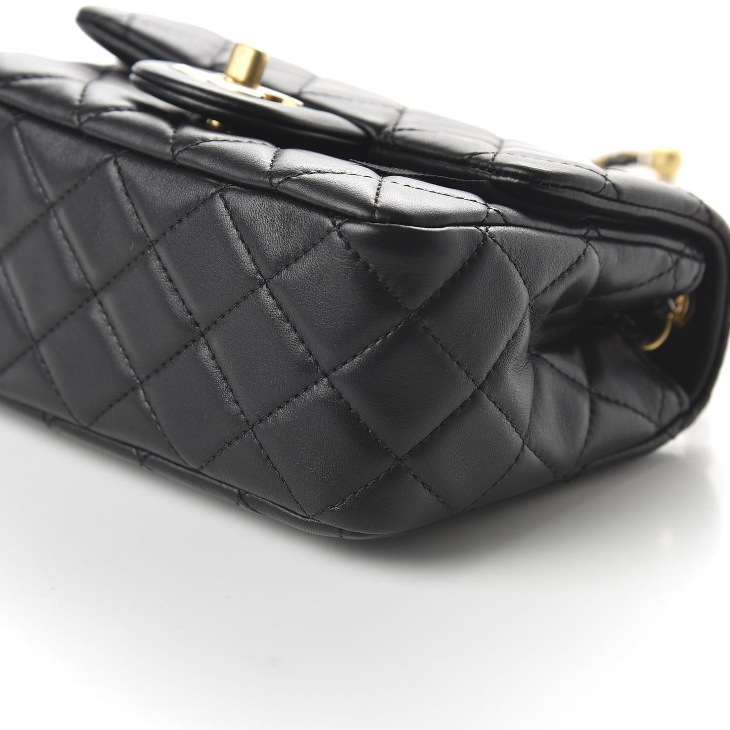 Lambskin Quilted Mini Pearl Crush Flap Black