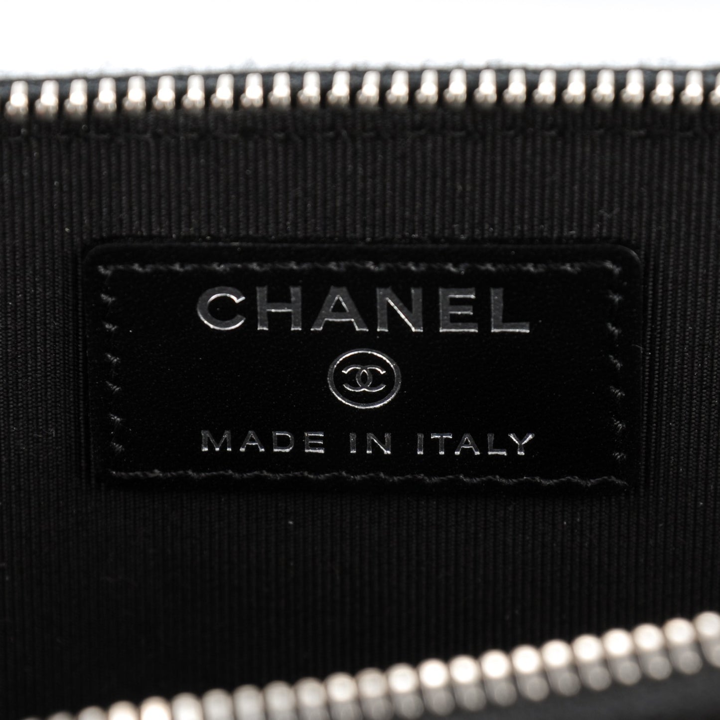 Caviar Quilted Zip Around Phone Holder Black