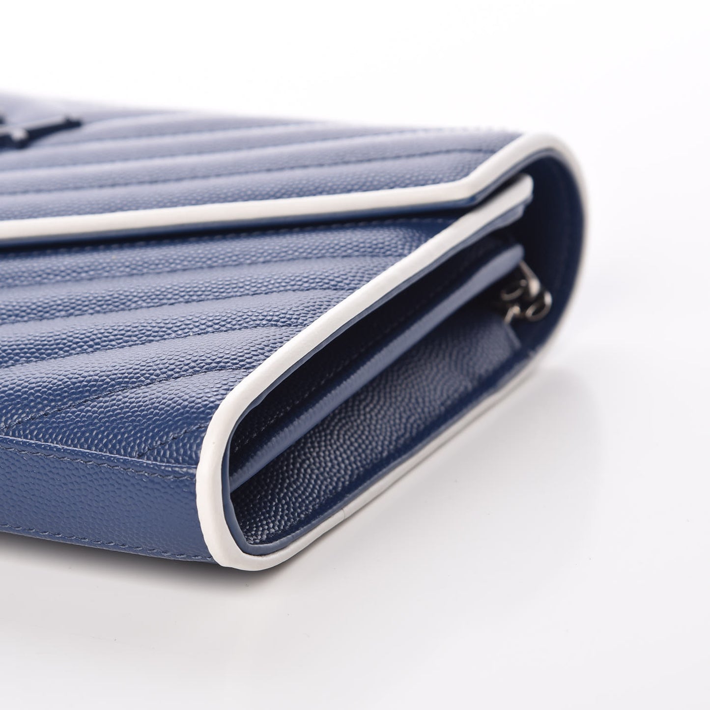Grain De Poudre Matelasse Monogram Chain Wallet Denim Bianco Ottico
