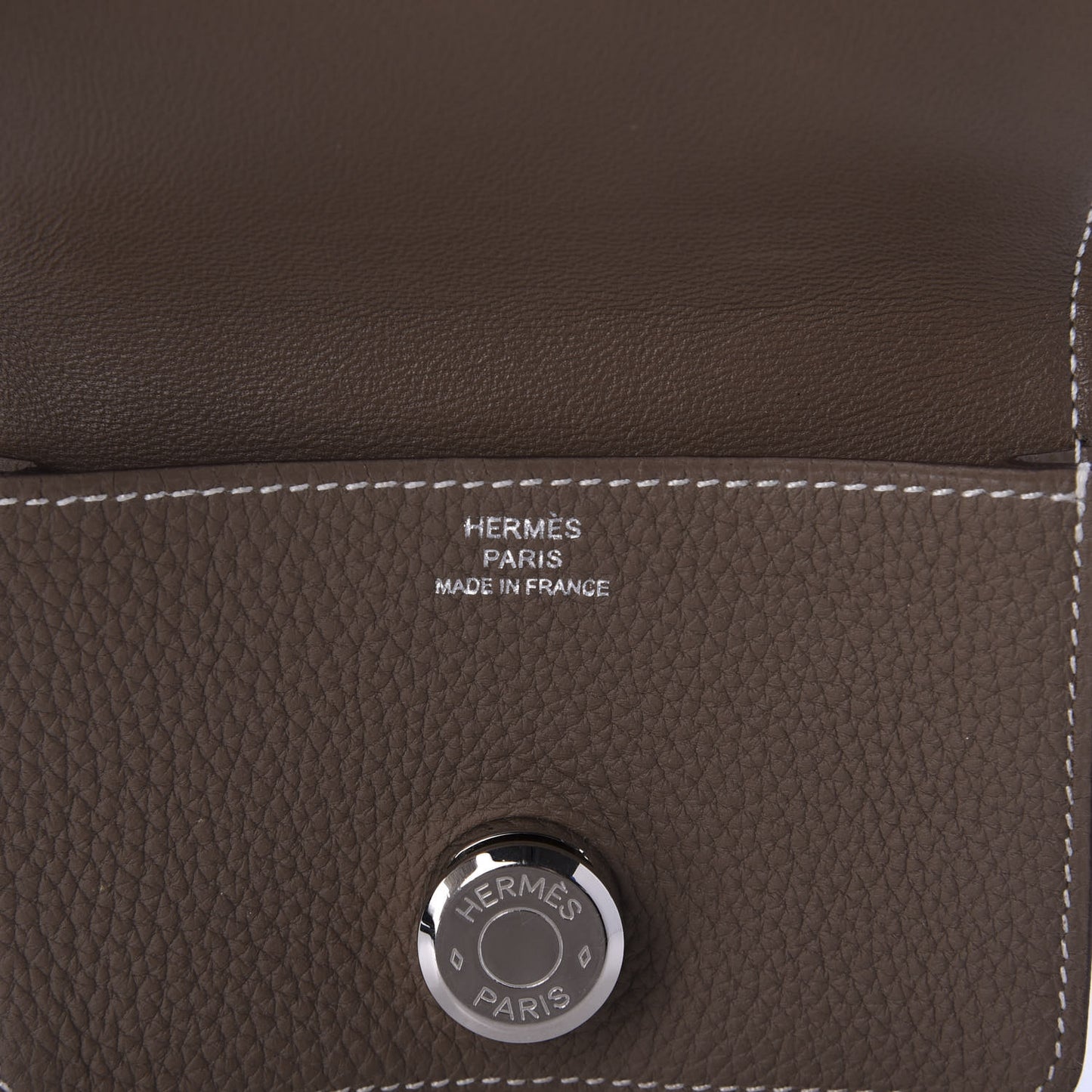 Togo Dogon Card Case Etoupe