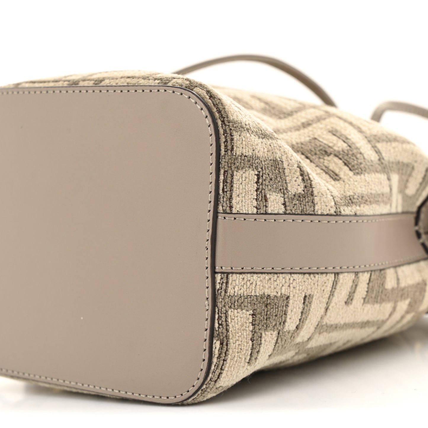 Chenille Vitello King FF Mini Mon Tresor Bucket Bag Tortora Nuvola