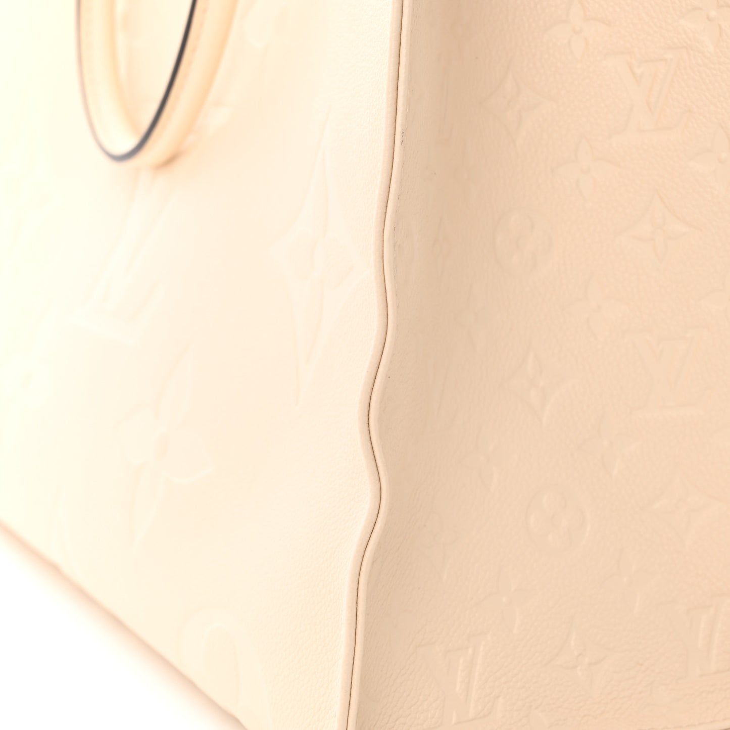 LOUIS VUITTON Empreinte Monogram Giant Onthego GM Creme