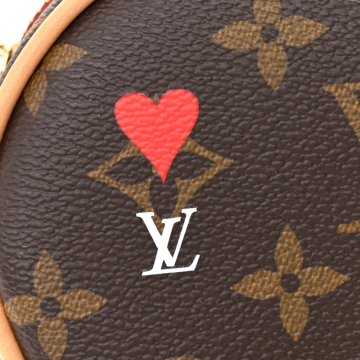 Monogram Game On Coeur