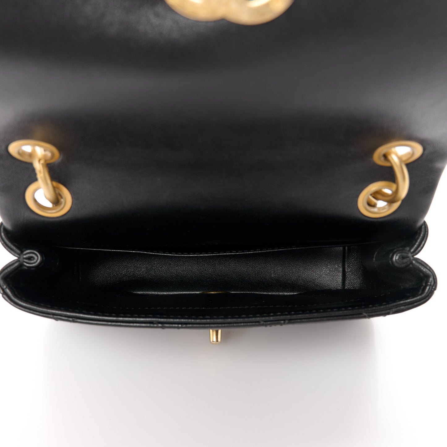 Shiny Lambskin Small Chain Is More Flap Black