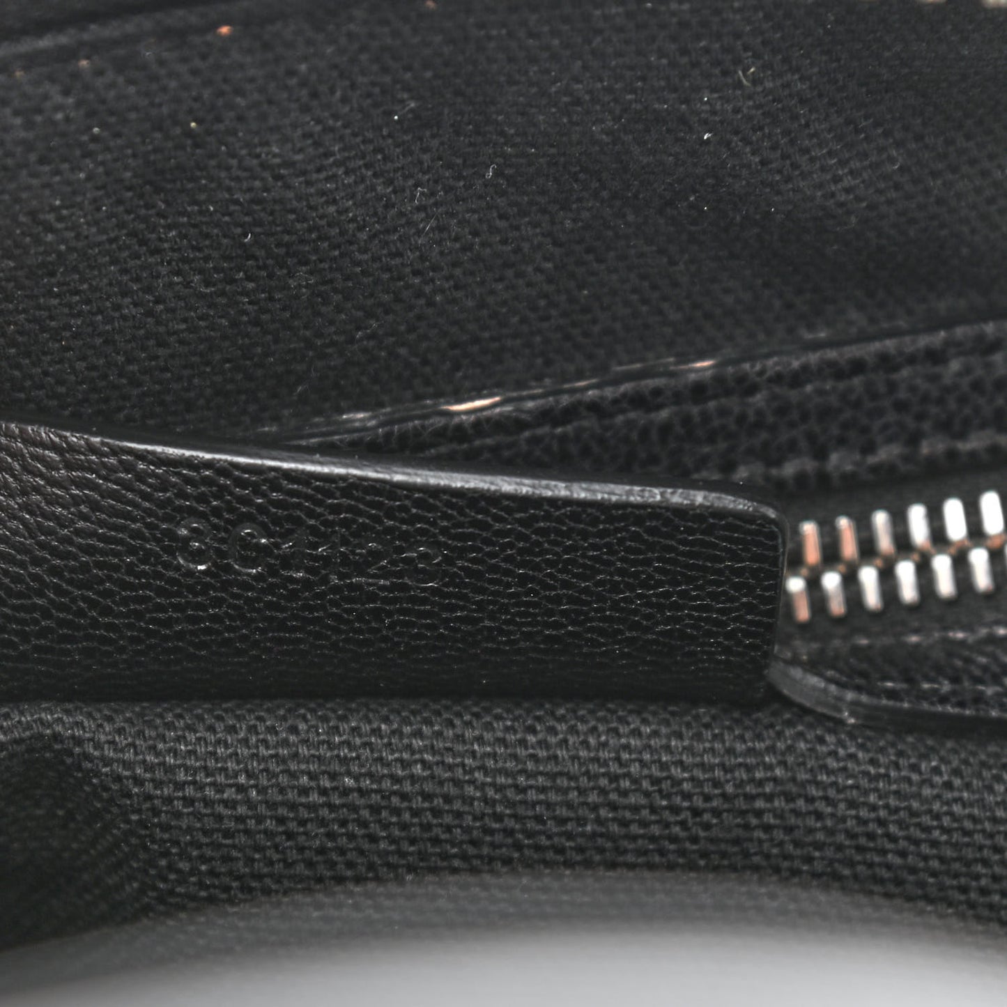 Sugar Goatskin Medium Antigona Black