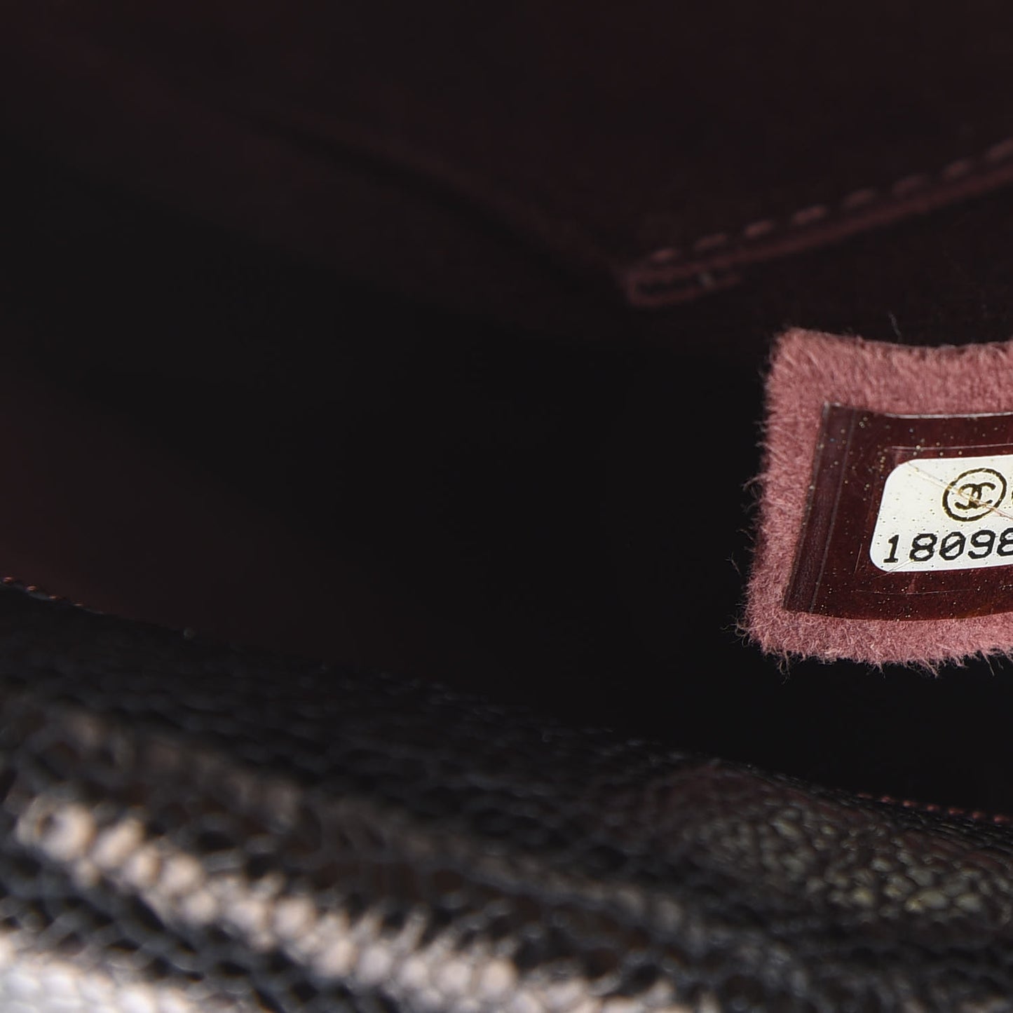 Crumpled Grained Calfskin Jumbo CC Crave Flap Black