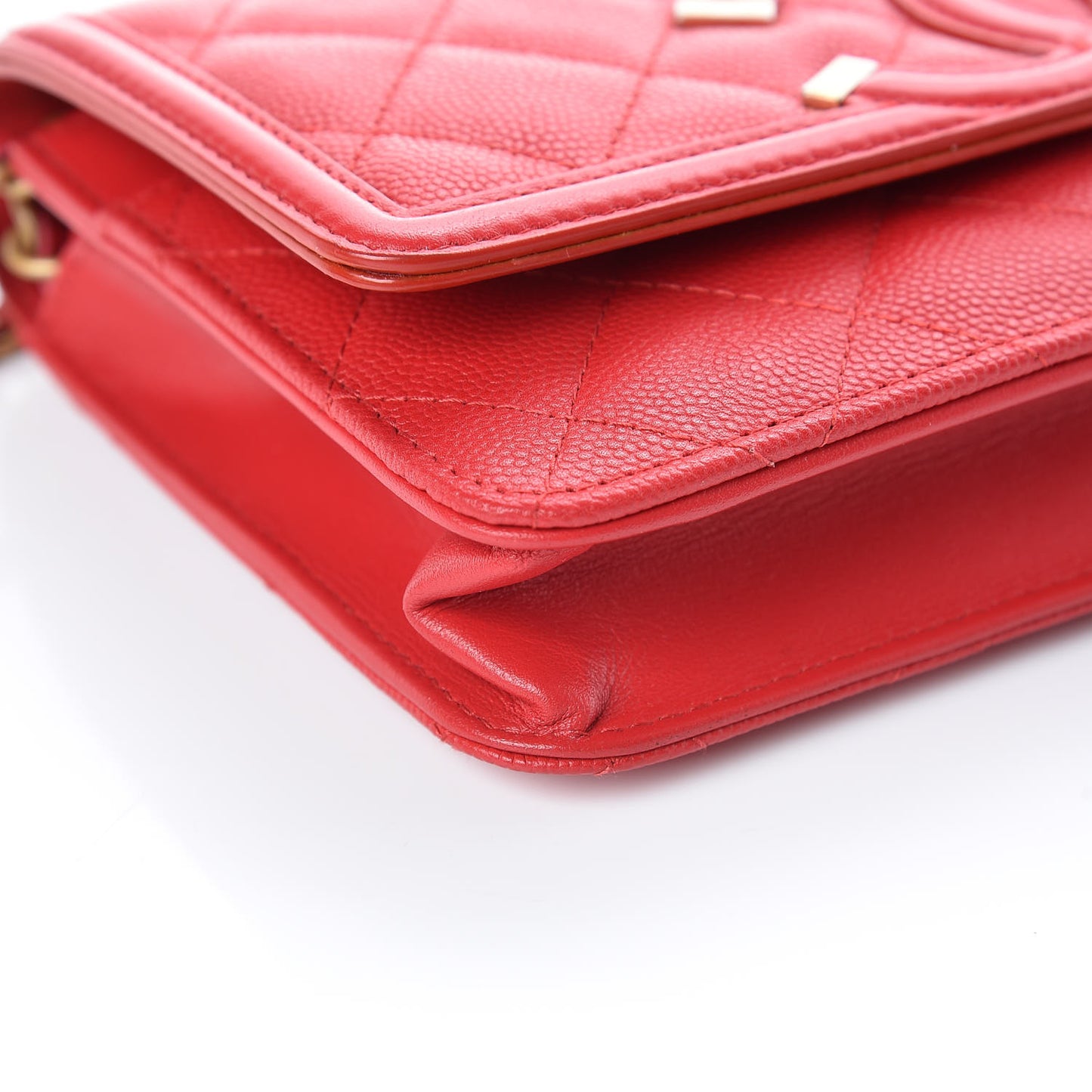 Caviar Quilted CC Filigree Wallet On Chain WOC Red