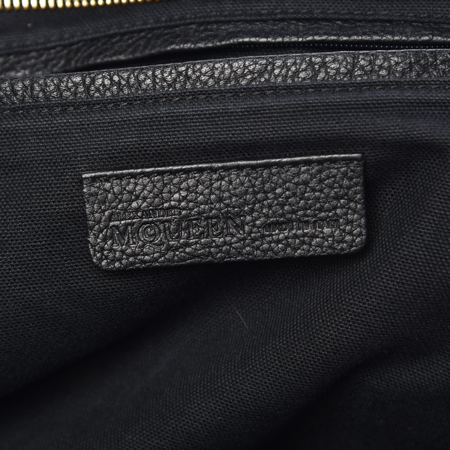 Pebbled Calfskin Large Skull Padlock Zip Around Tote Black