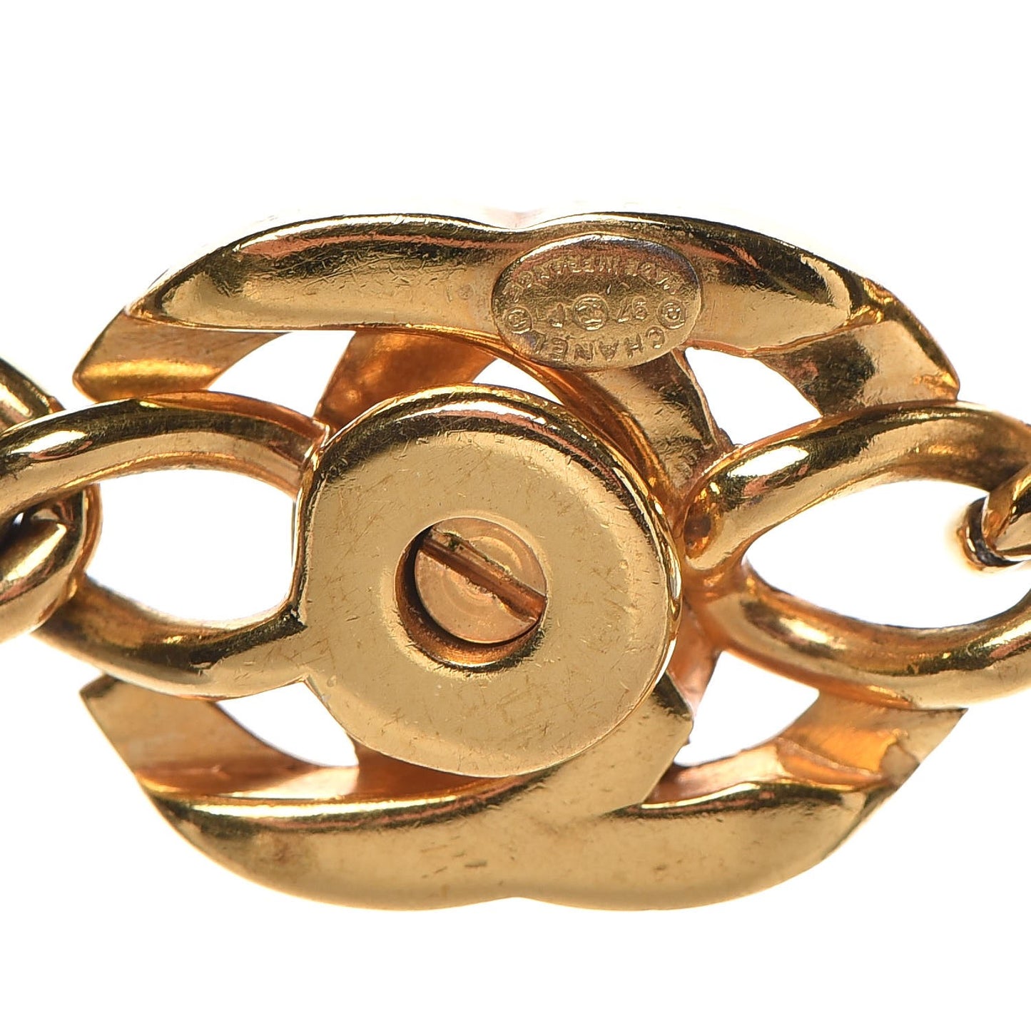 Chain Link CC Turn Lock Short Necklace Gold