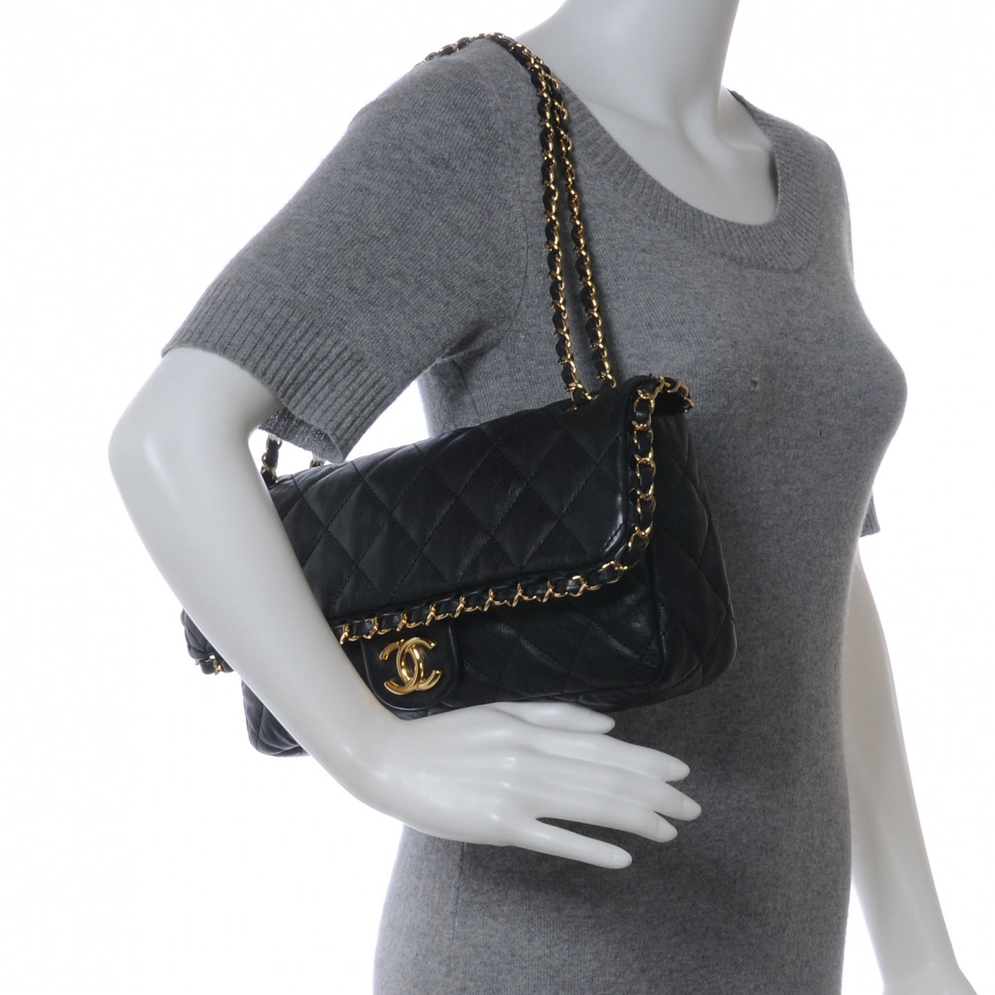 Calfskin Quilted Medium Chain Me Flap Black
