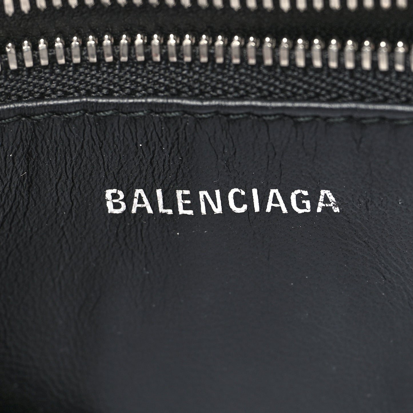 Calfskin XS Triangle Chain Duffle Rouge Grenat