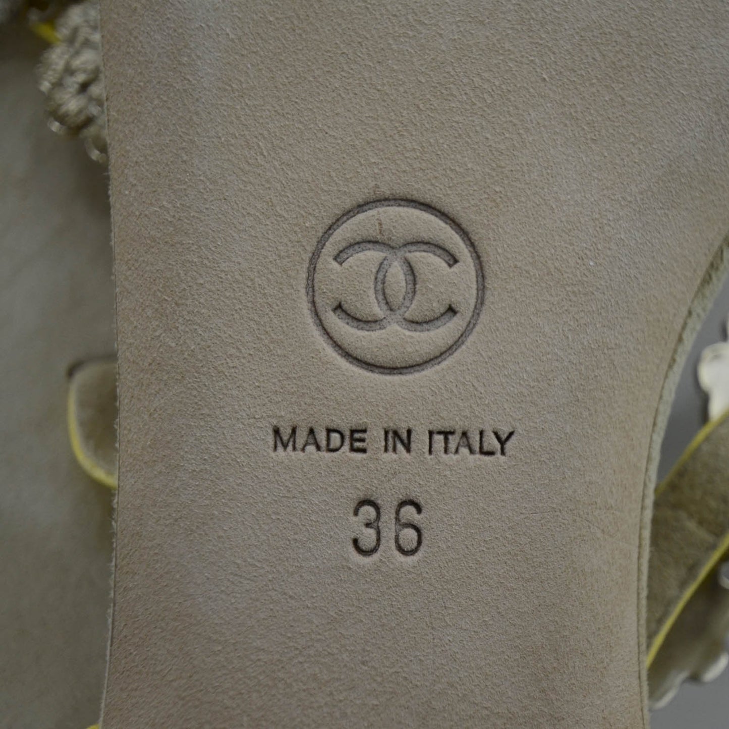 Leather Camellia Thong Sandals 36 Yellow