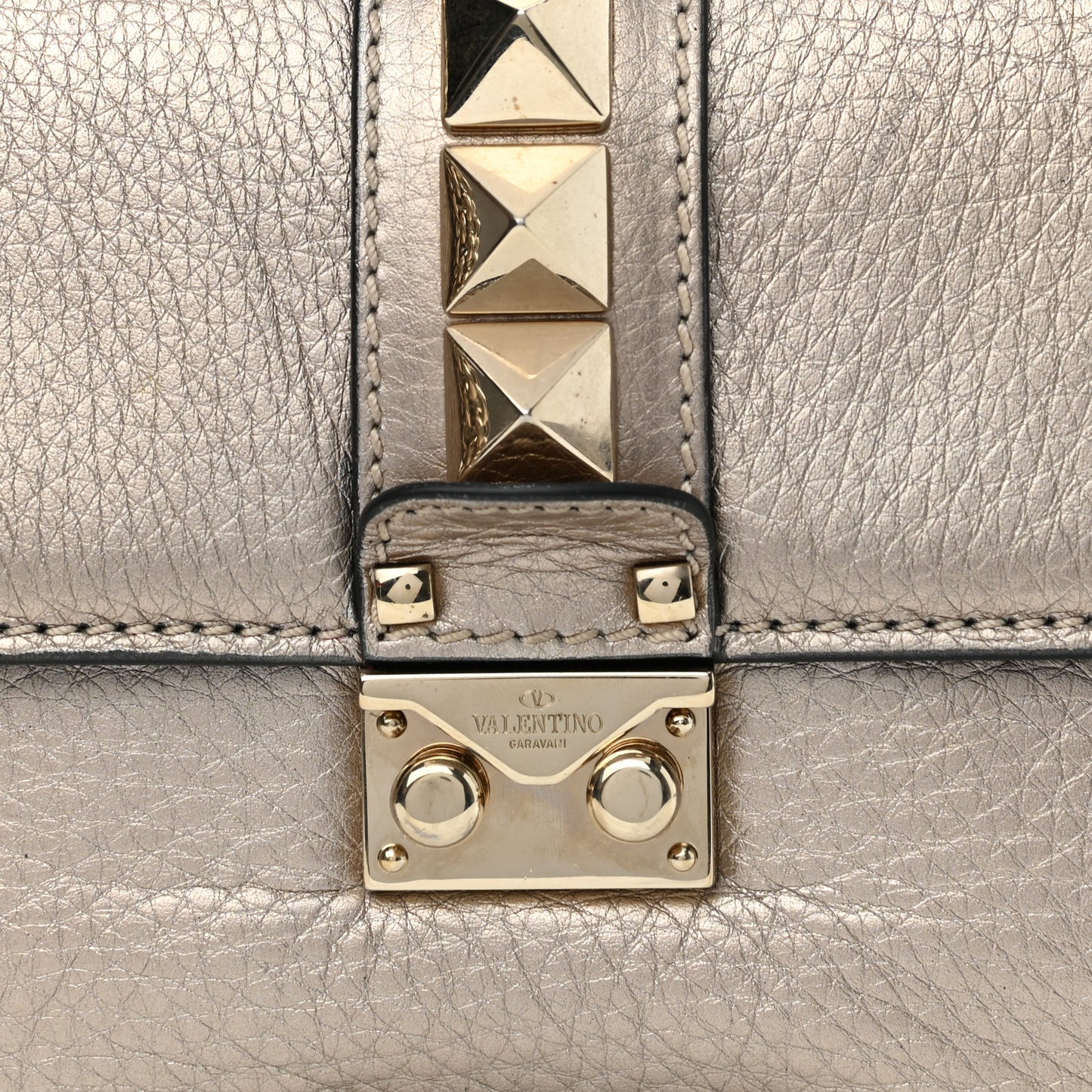 Metallic Vitello Small Glam Lock Rockstud Flap Platino