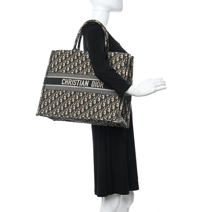 Christian Dior Oblique Large Book Tote Vert Multicolor 2 of 11